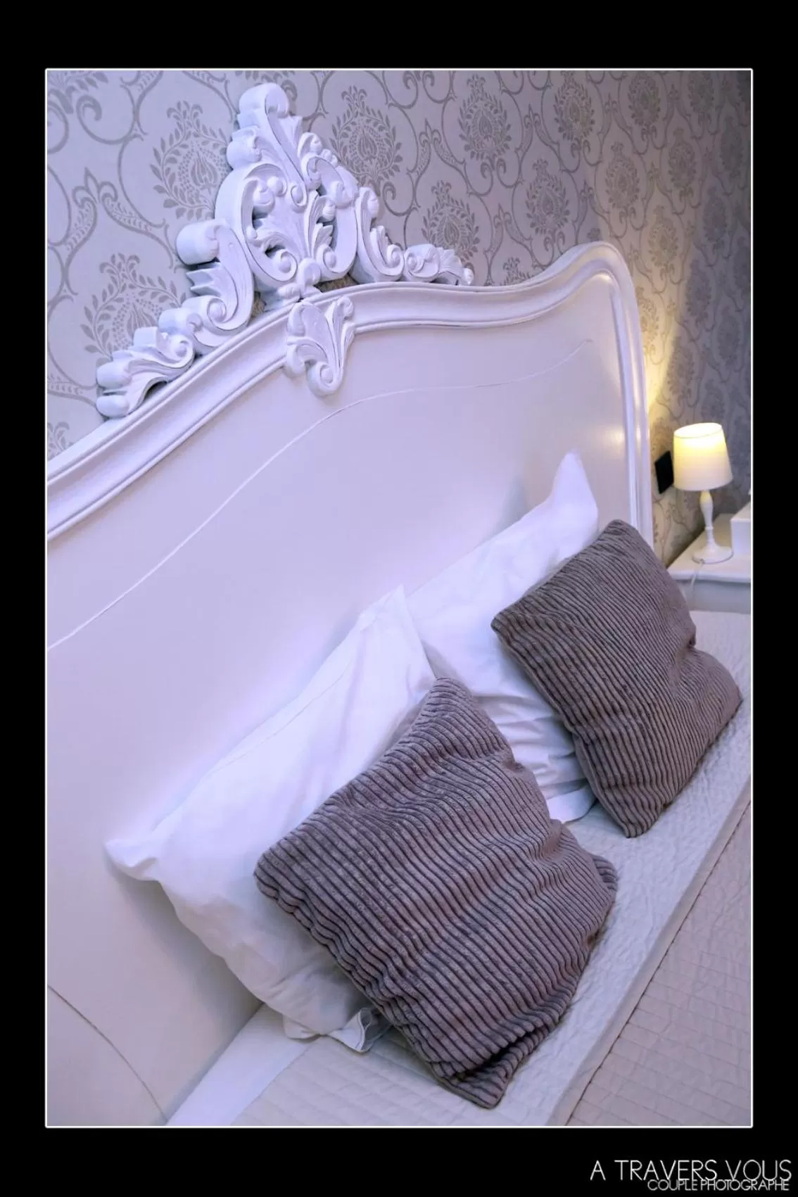 Bed in V E R O N E - Rooms & Suites - Liège - Rocourt