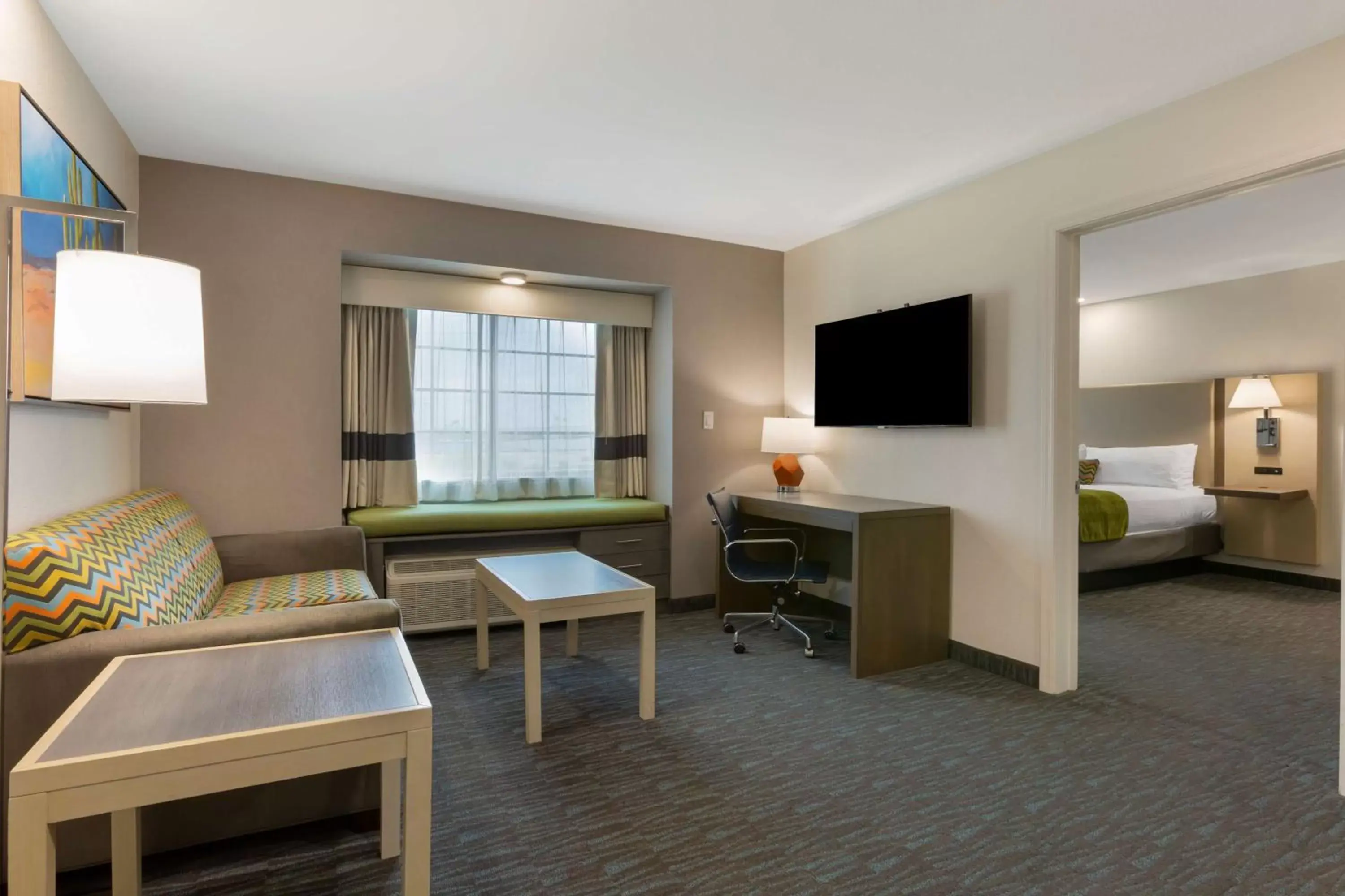 King Suite with Bath Tub - Mobility Accessible in Best Western Plus Yuma Foothills Inn & Suites King Suite with Bath Tub - Mobility Accessible in Best Western Plus Yuma Foothills Inn & Suites