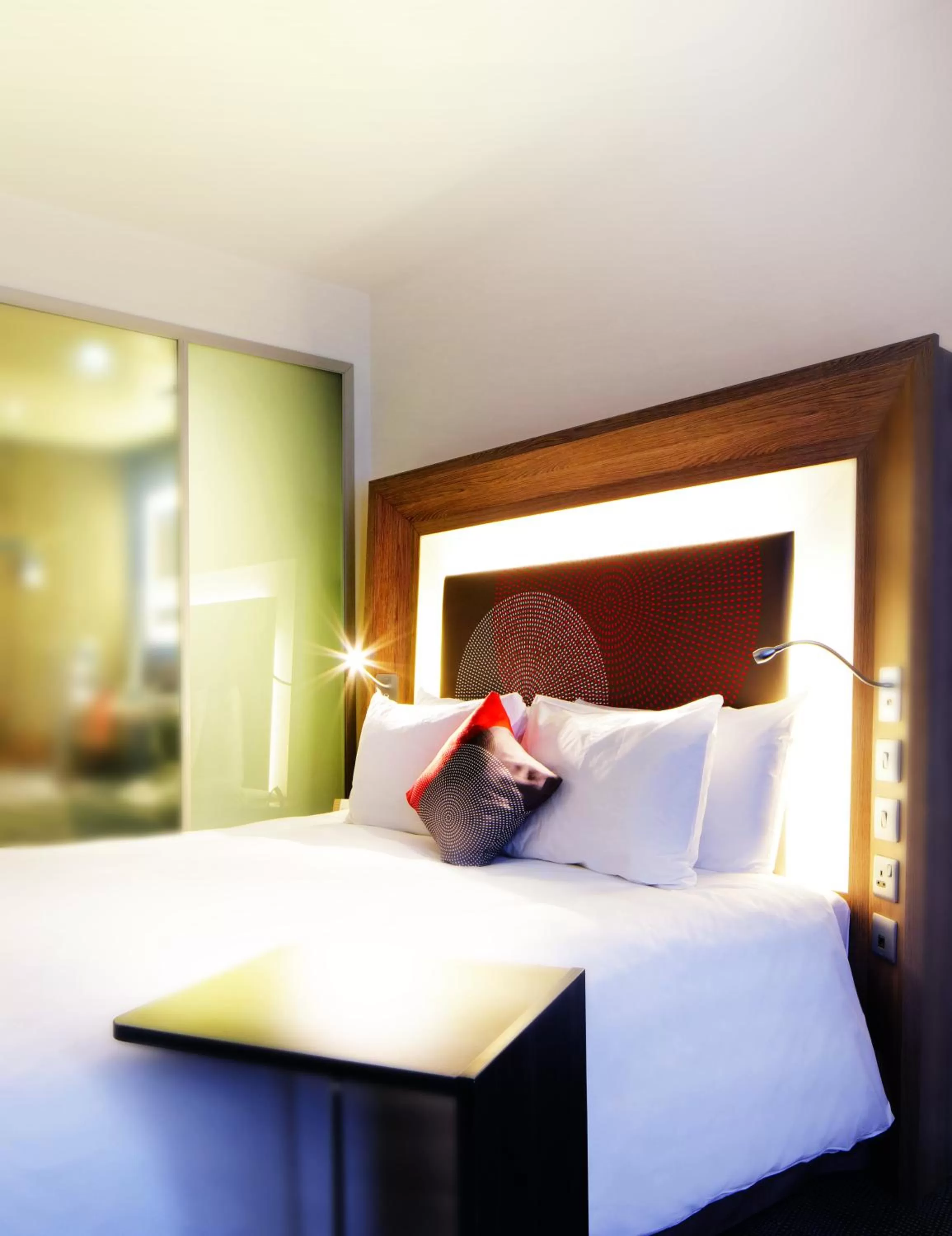 Bed in Novotel Lodz Centrum