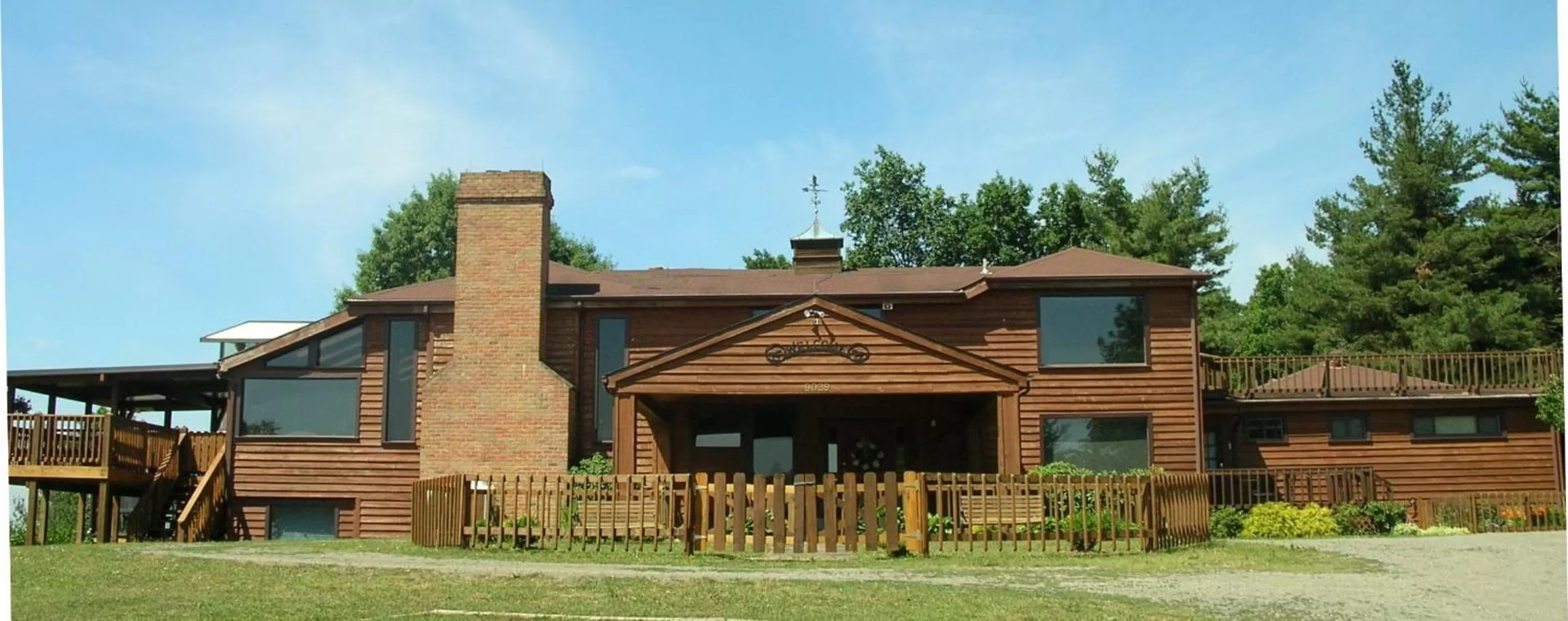 Garden, Property Building in Bent Mountain Lodge Bed And Breakfast, Inc.