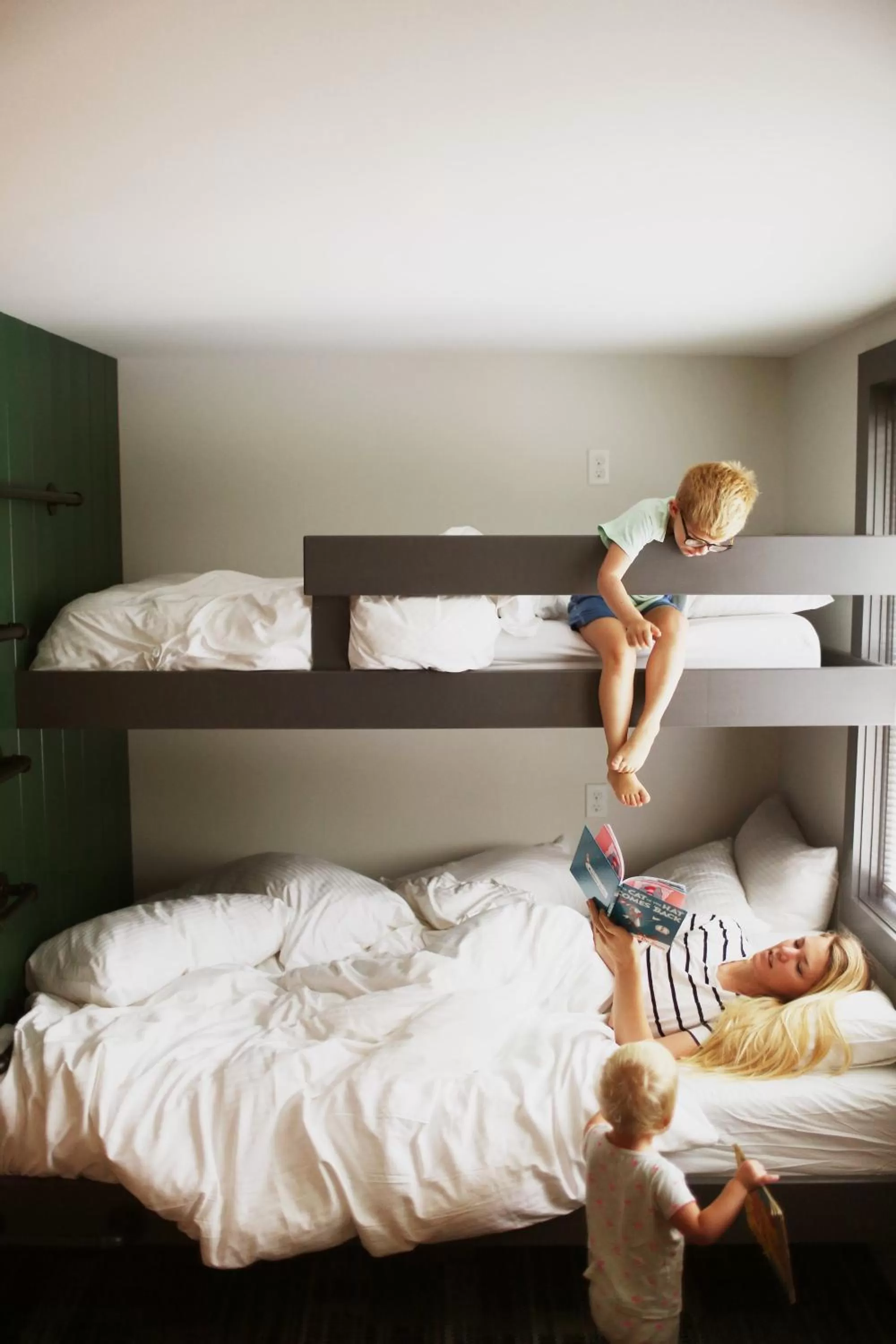 Bed in Main and Mountain