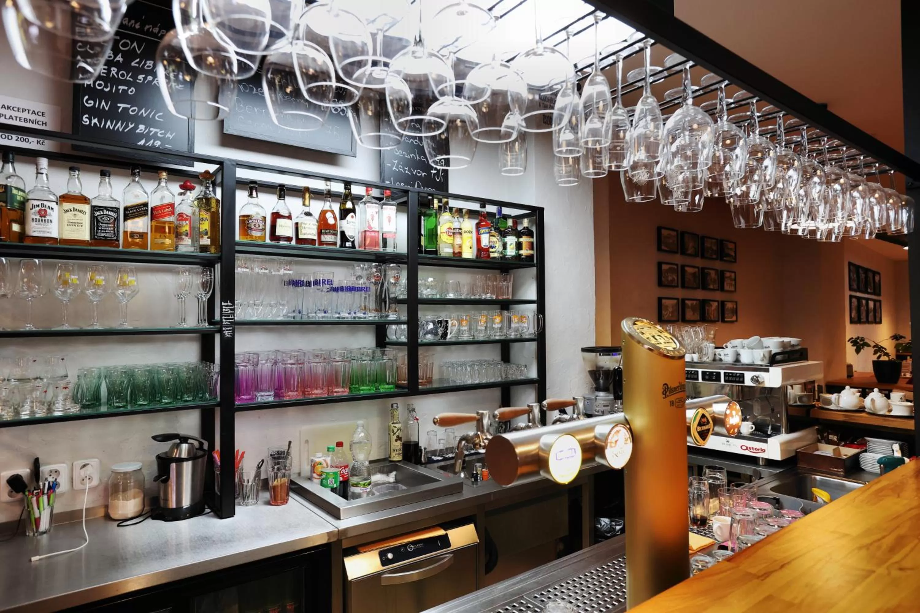 Restaurant/places to eat in Romania