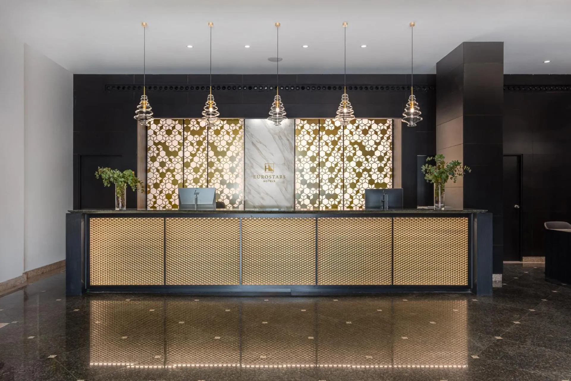 Lobby or reception in Eurostars Gran Madrid