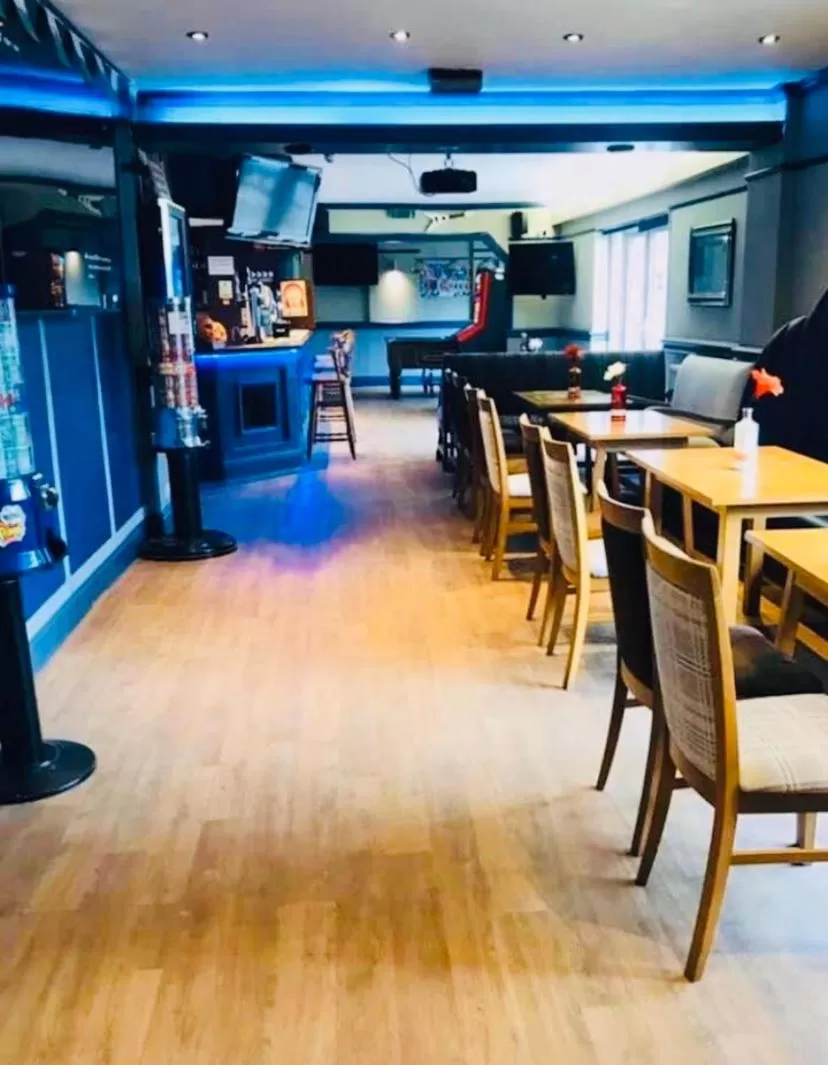 Lounge or bar in The Traxx Hotel