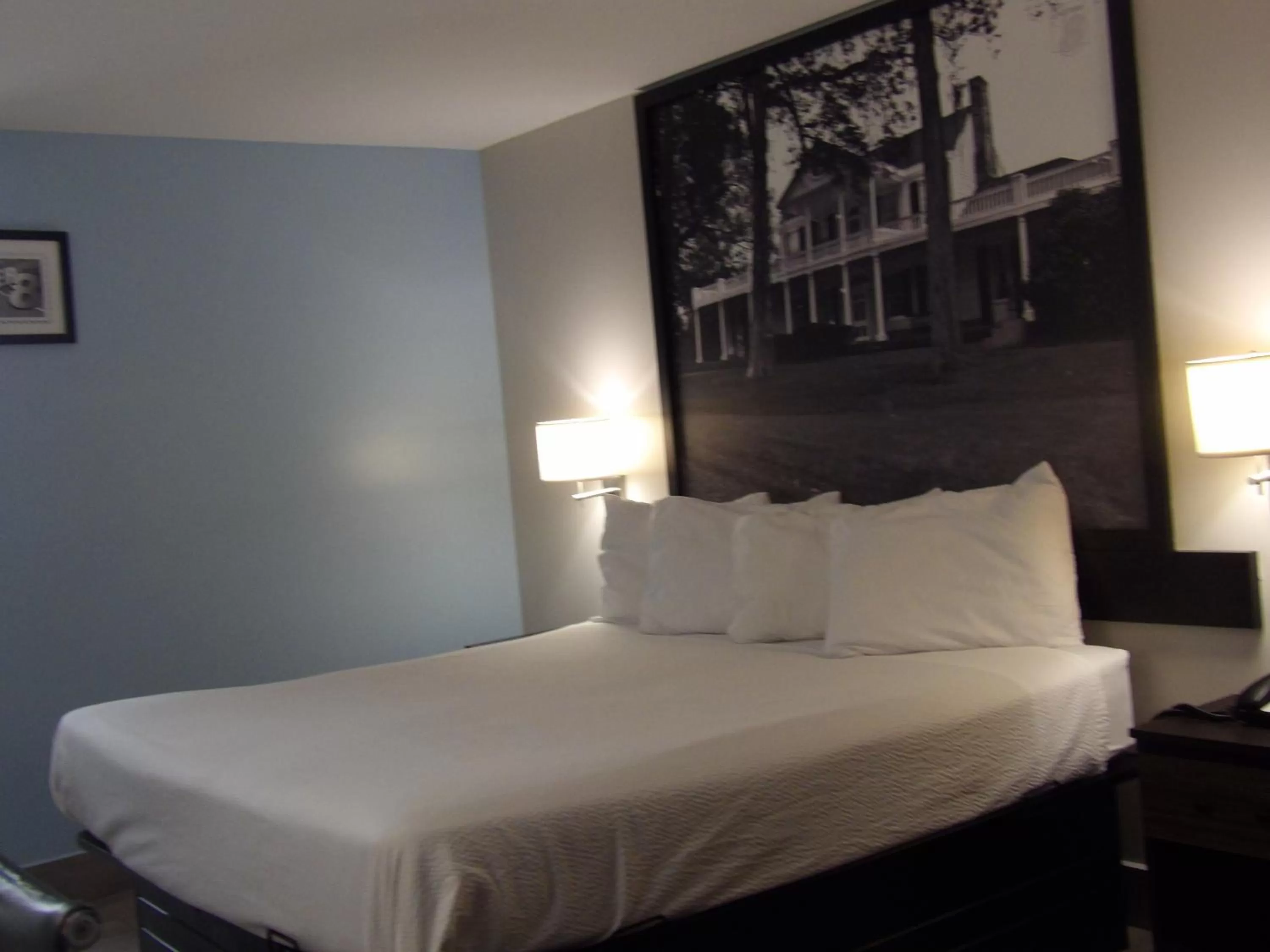 Photo of the whole room, Bed in Super 8 by Wyndham Ocean Springs Biloxi