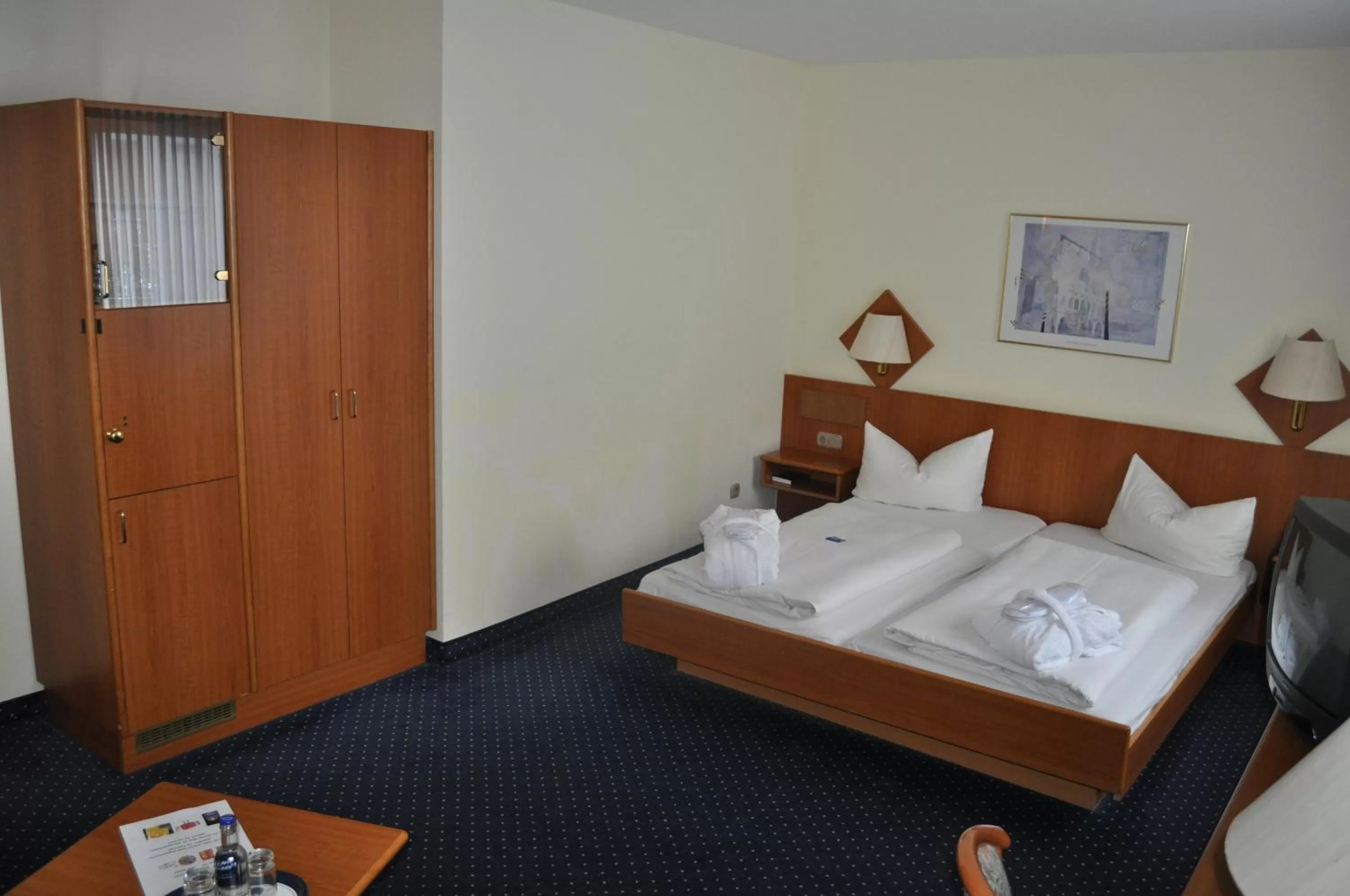 Photo of the whole room, Bed in Fly Inn Hotel Frankfurt Airport Rüsselsheim ehemals Trip Inn Hotels