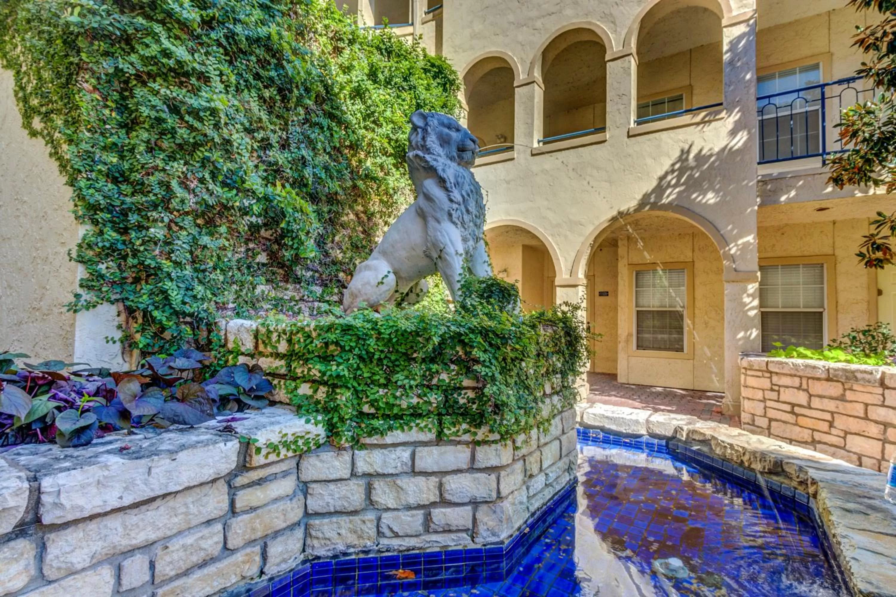 Property Building in Texas on the Lake