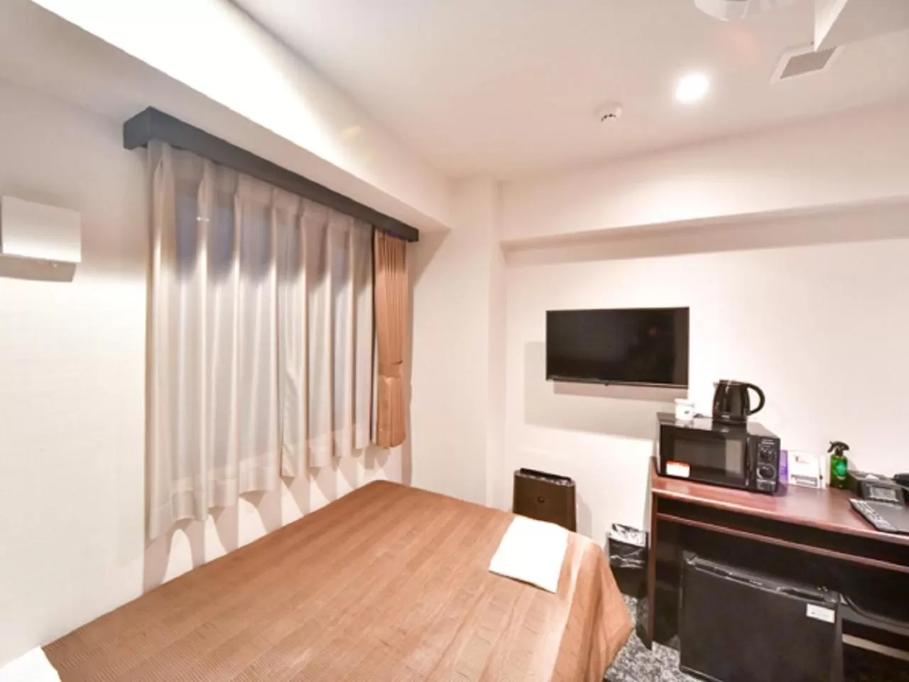 Photo of the whole room in HOTEL LiVEMAX Hakataekimae