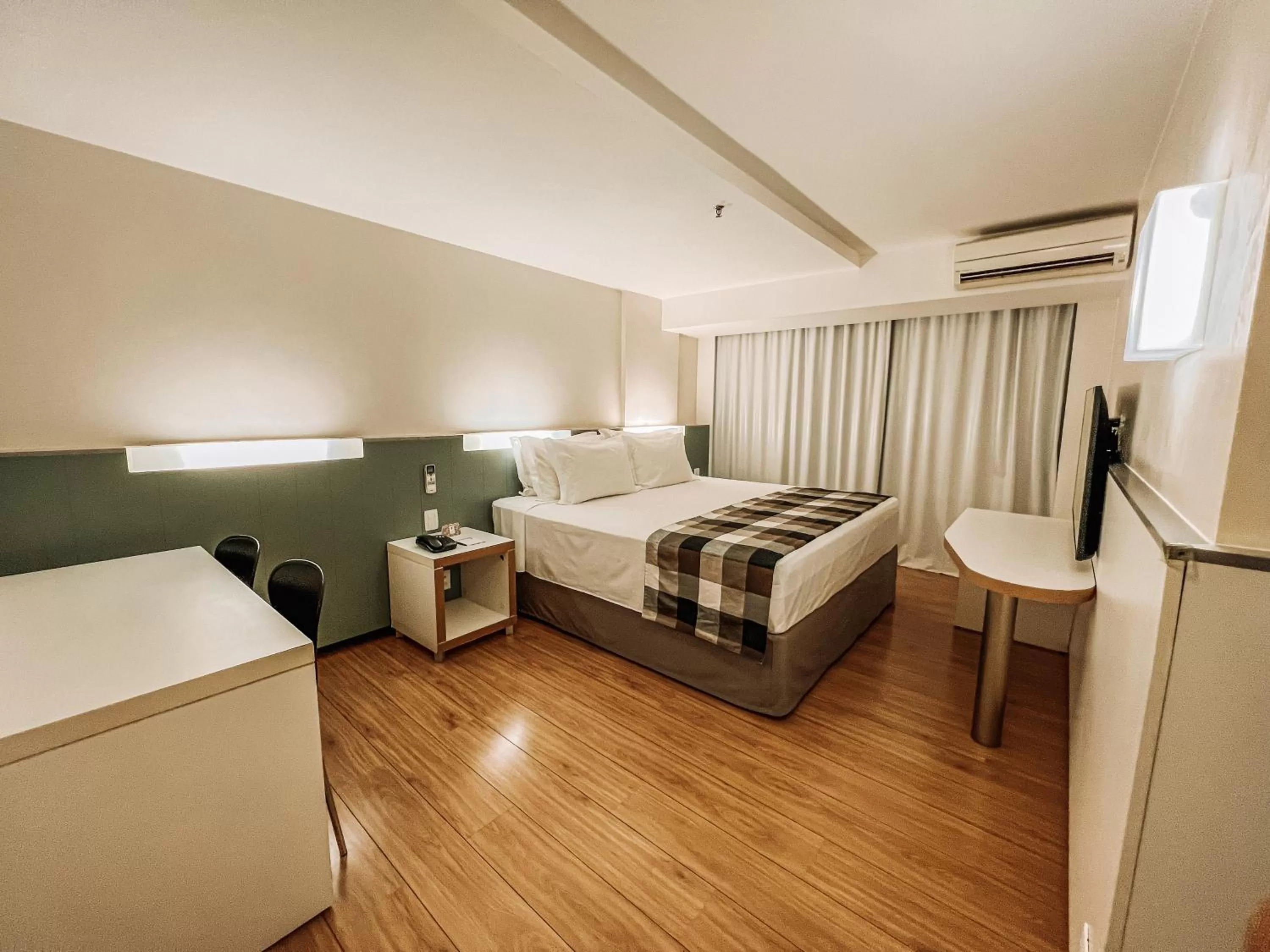 Bed in St Paul Plaza Hotel