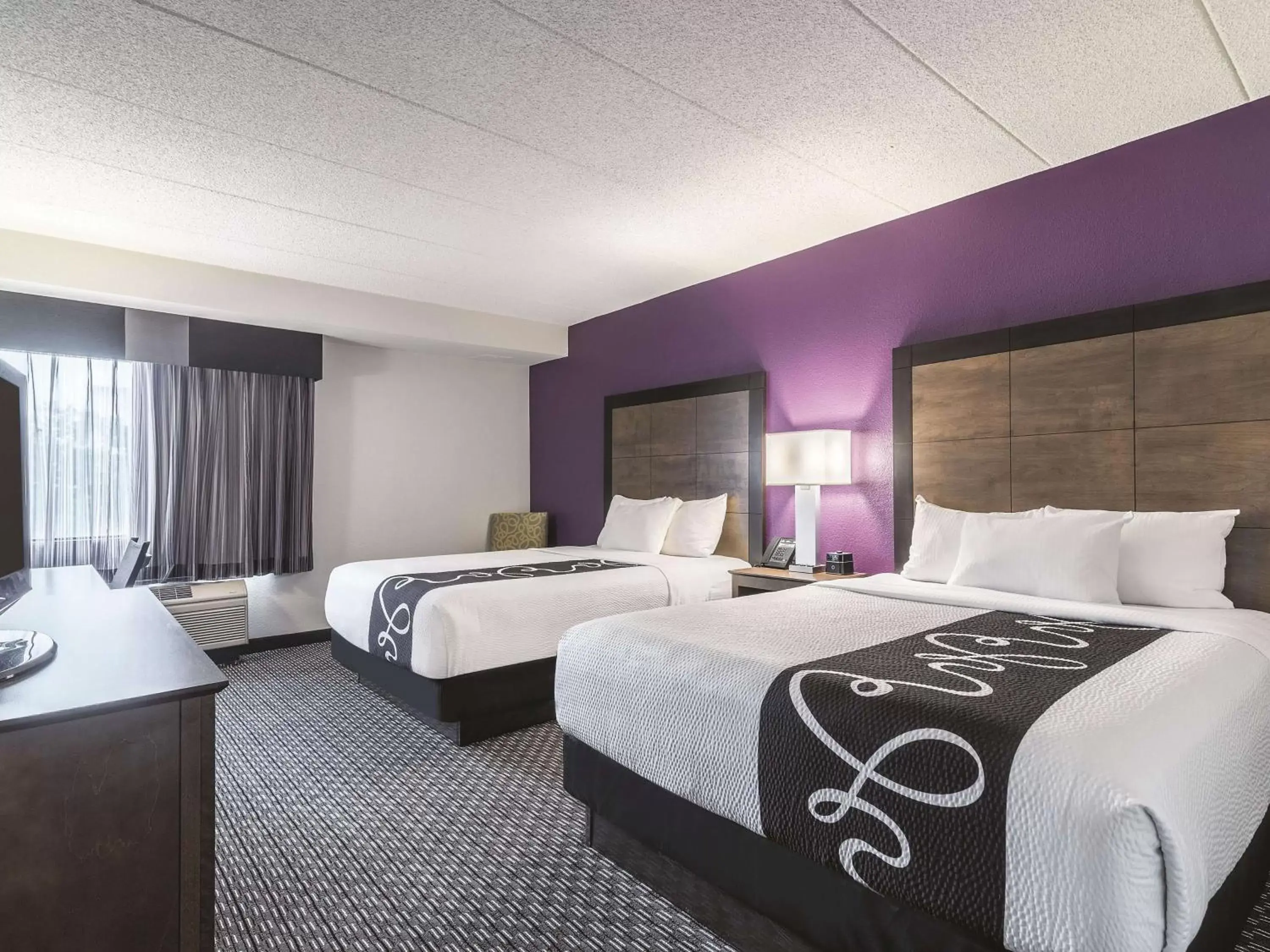 Queen Room with Two Queen Beds in La Quinta by Wyndham Salem NH Queen Room with Two Queen Beds in La Quinta by Wyndham Salem NH