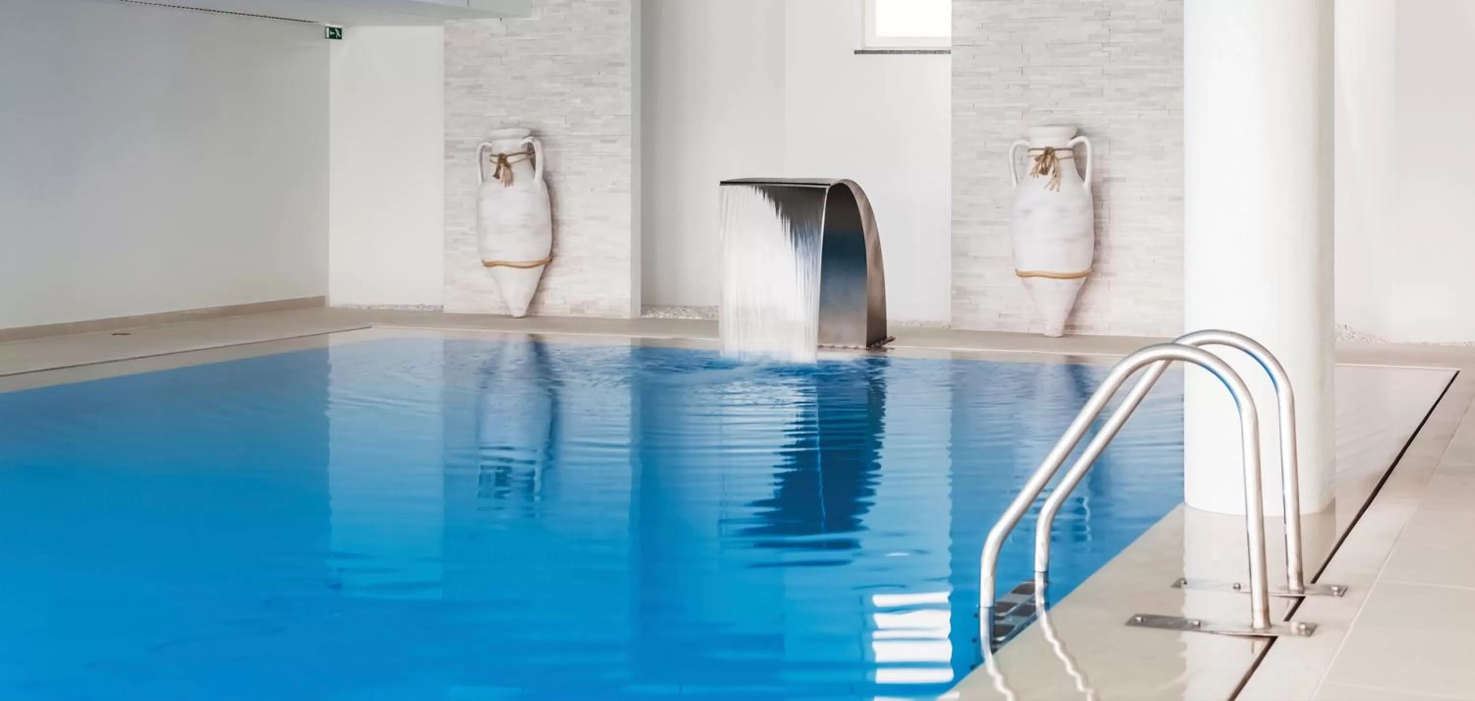 Swimming pool in MH Peniche