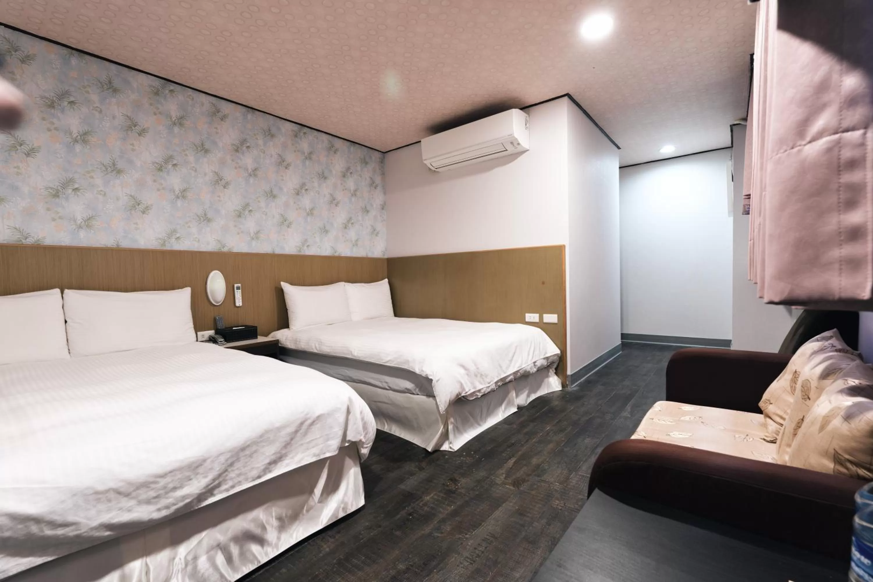 Photo of the whole room, Bed in Sofu Hotel