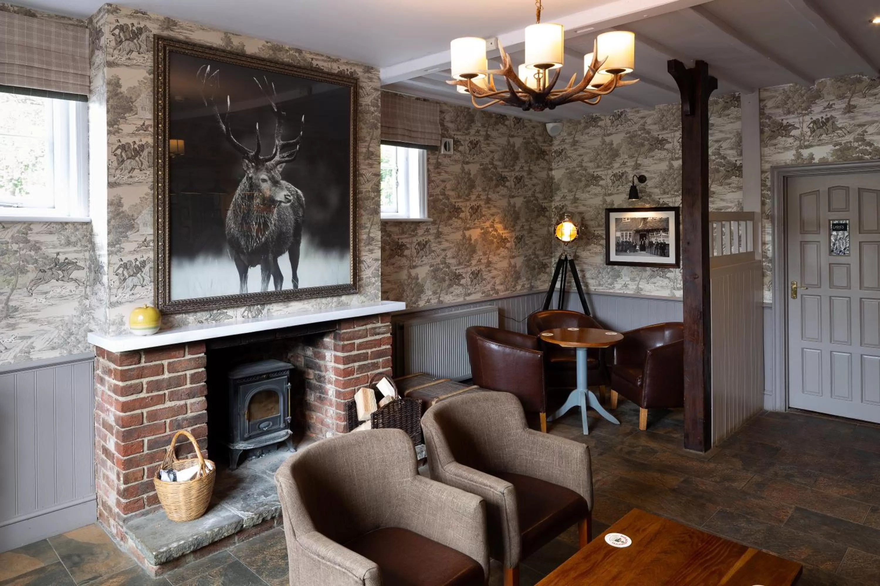 Lounge or bar in The Poacher Inn