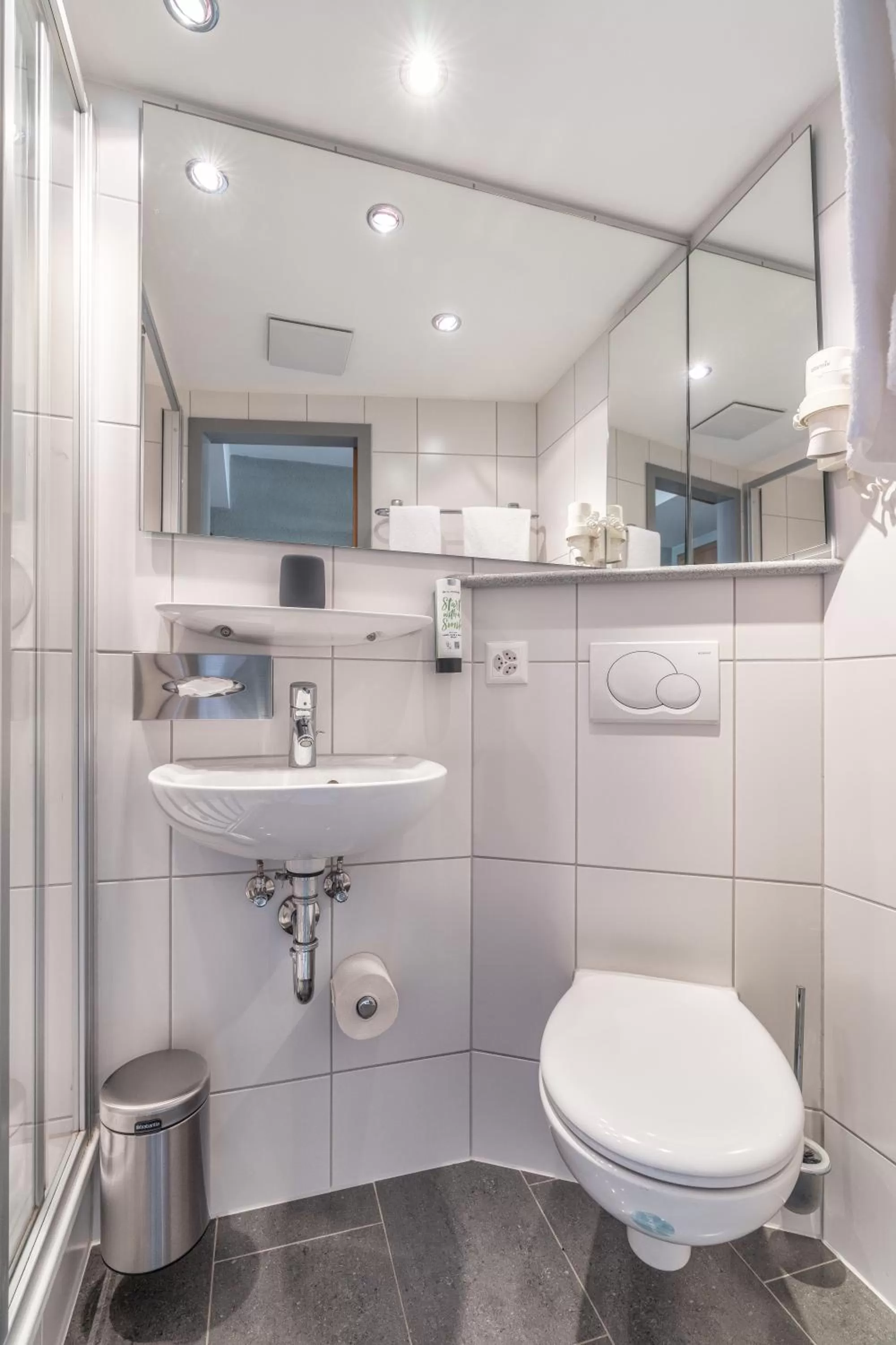 Shower in flexymotel Schönenwerd