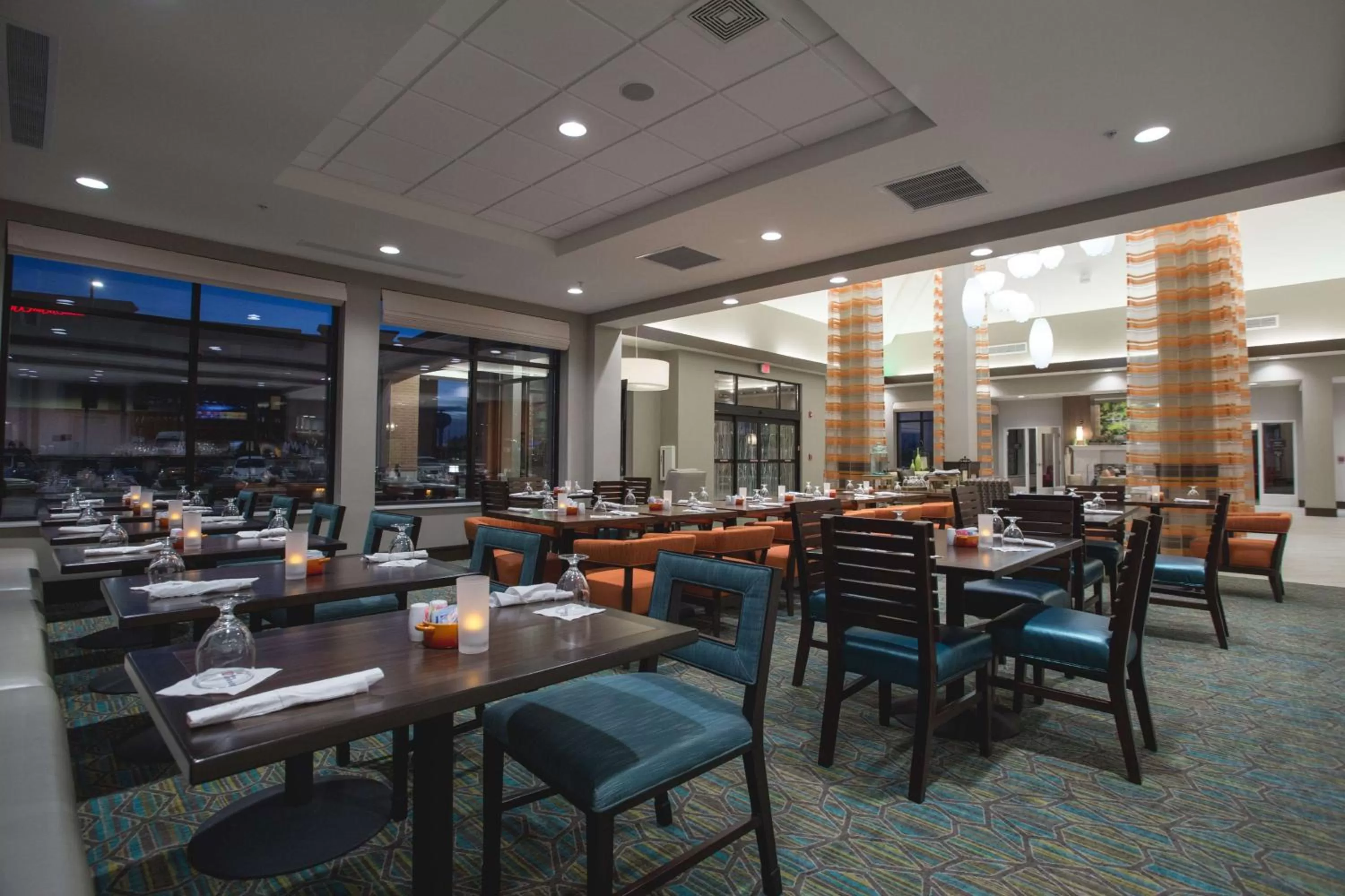 Restaurant/places to eat in Hilton Garden Inn Bolingbrook I-55