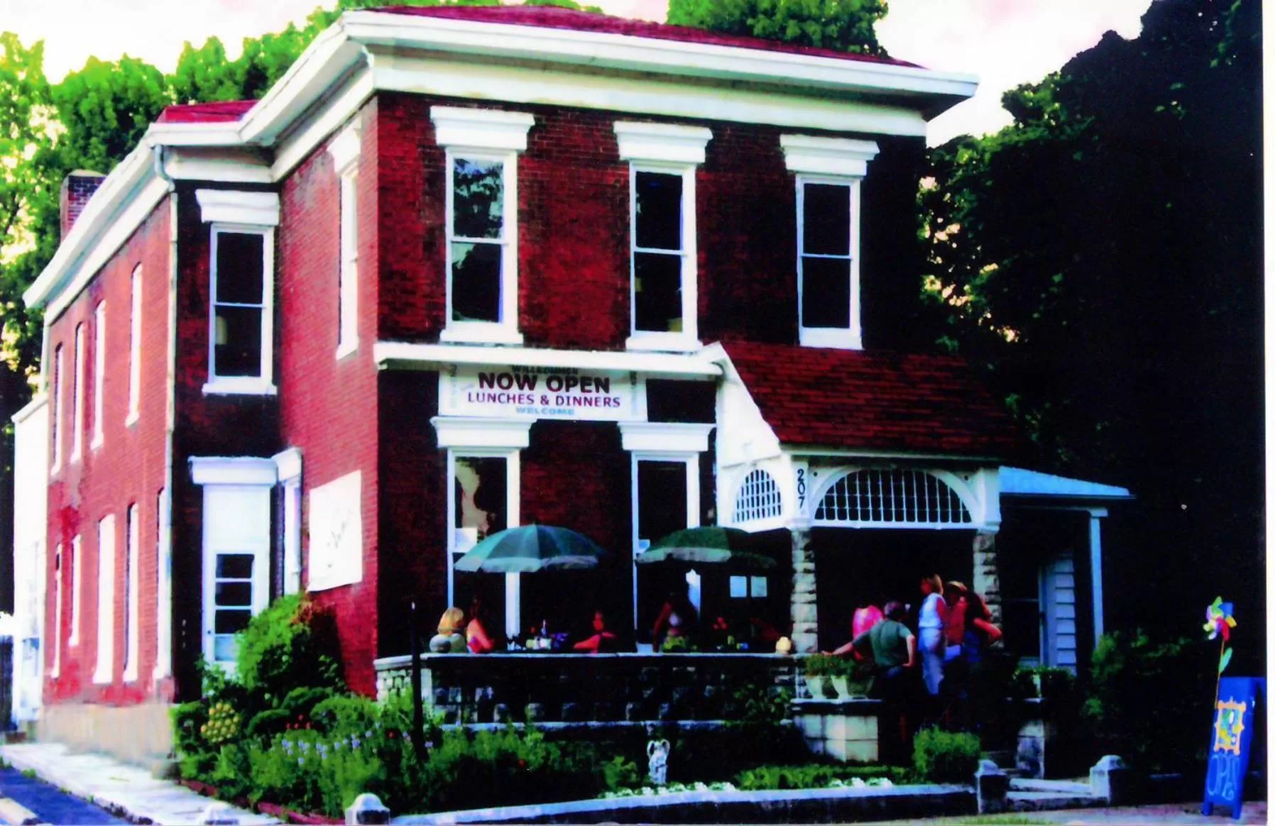 Restaurant/places to eat in Garden House Bed and Breakfast