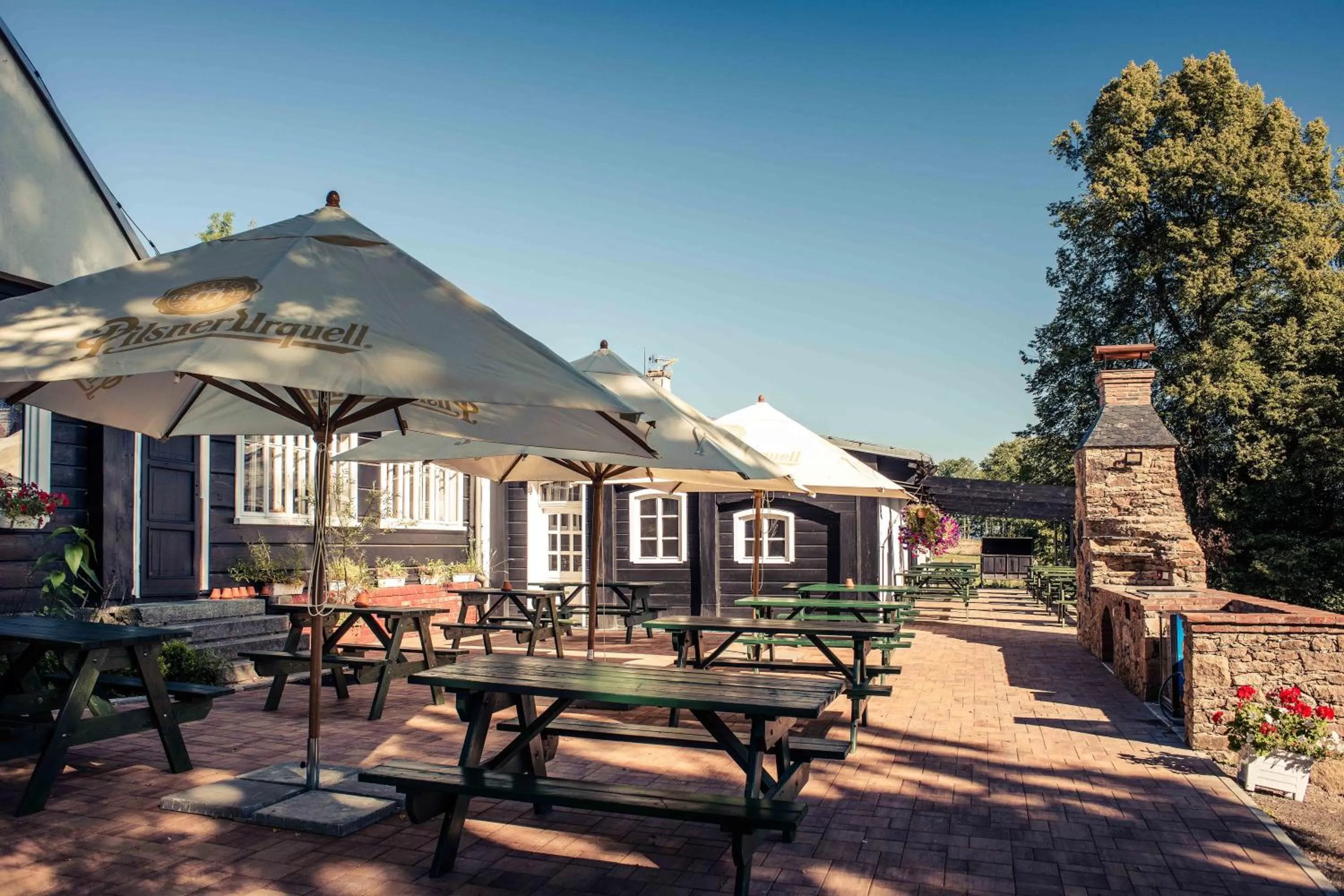 Restaurant/places to eat, Property Building in Hotel Dymník