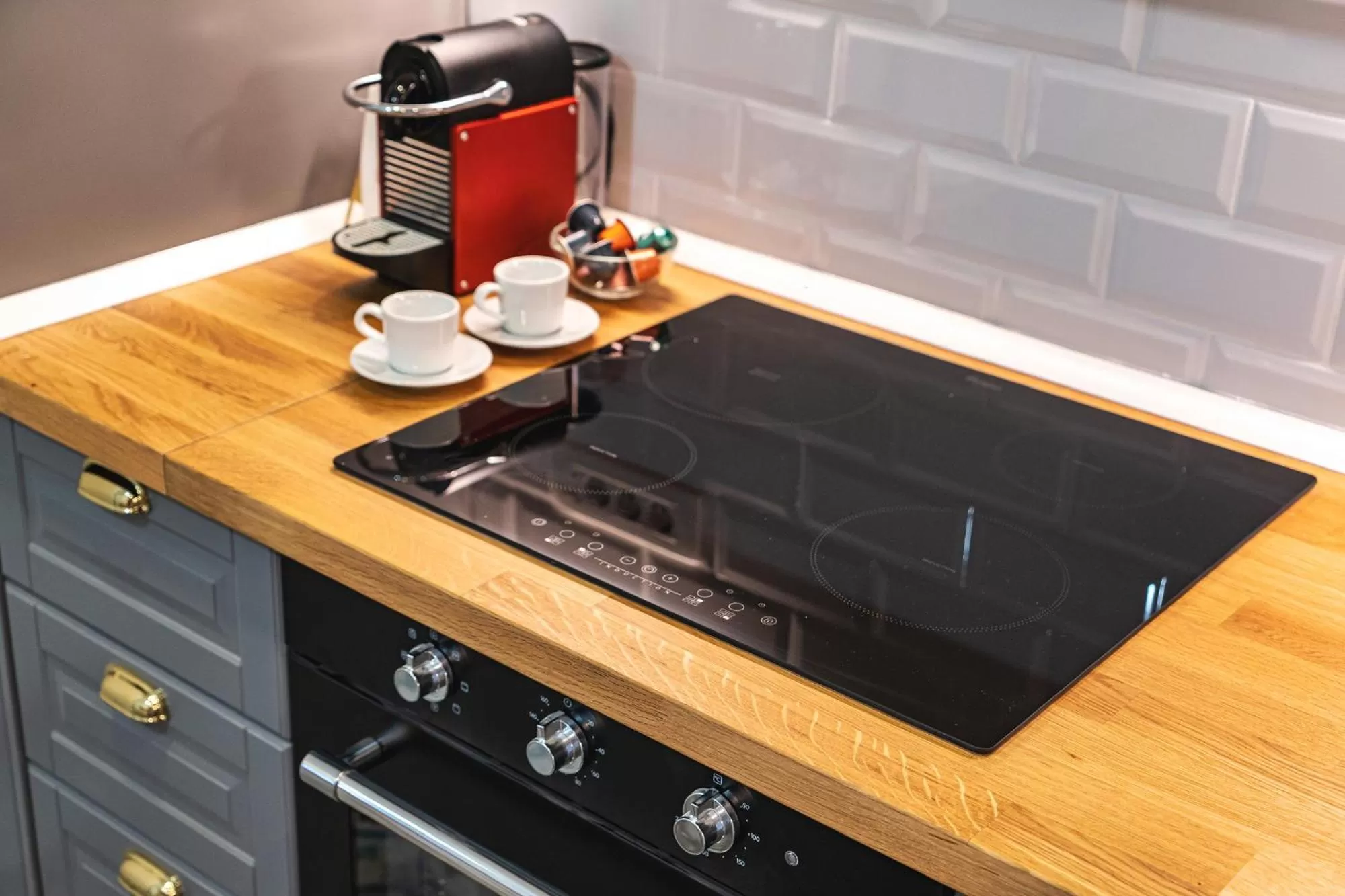 Kitchen or kitchenette in Nikolas Haus Premium Historic Center Stay & Free Parking