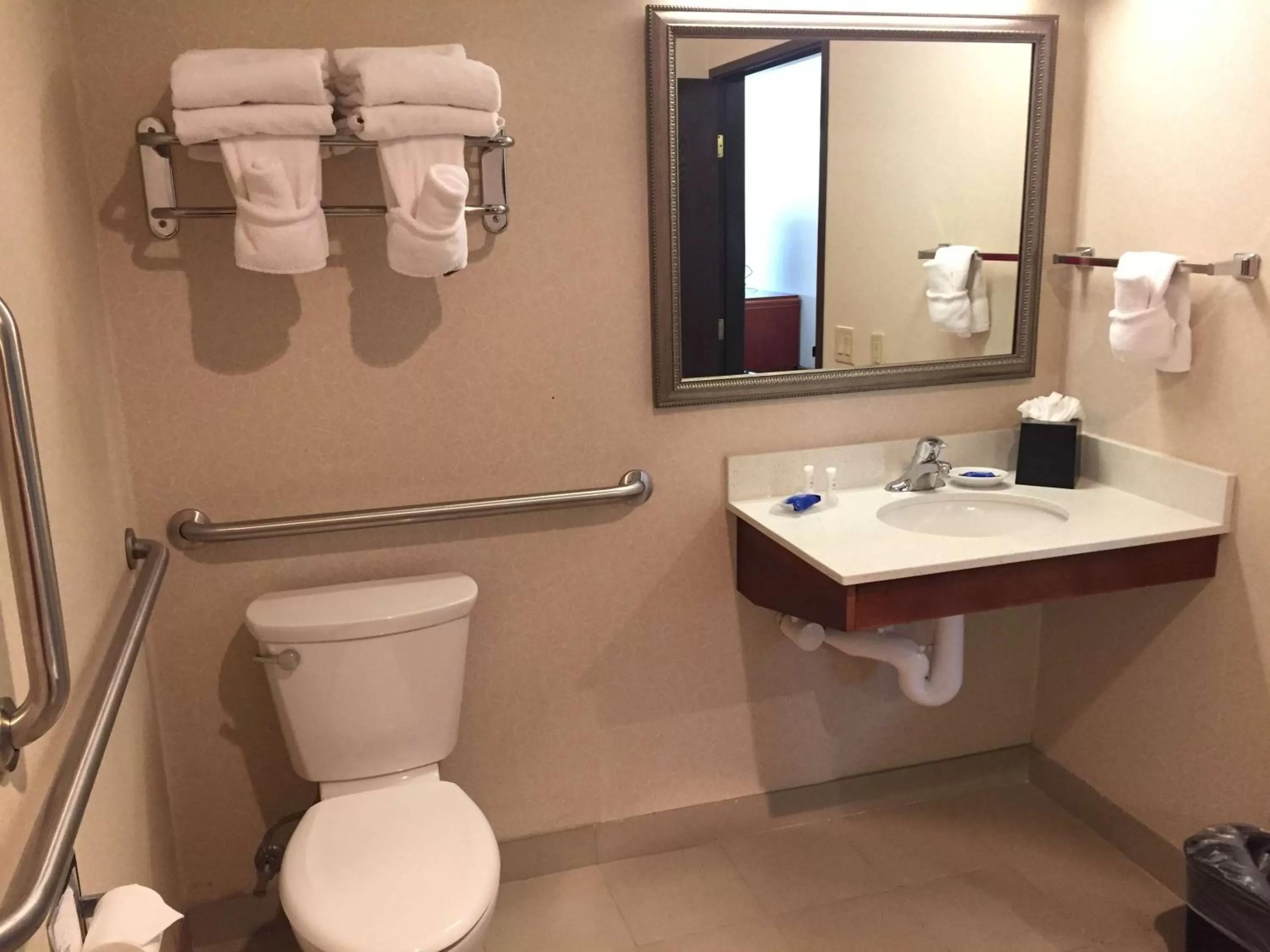 Queen Room with Two Queen Beds and Roll-In Shower- Mobility Access/Non-Smoking in Best Western Timpanogos Inn