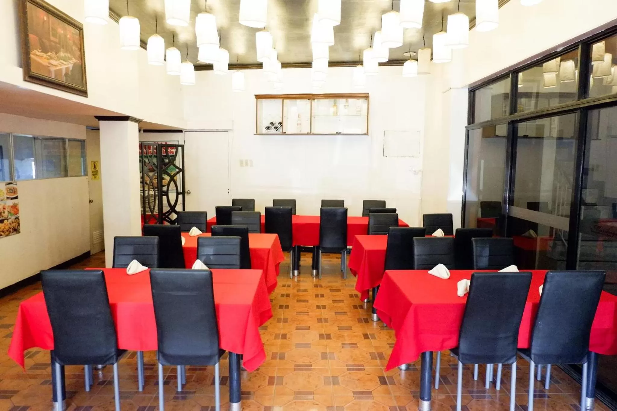 Restaurant/places to eat in RedDoorz near Maribago Barangay Hall