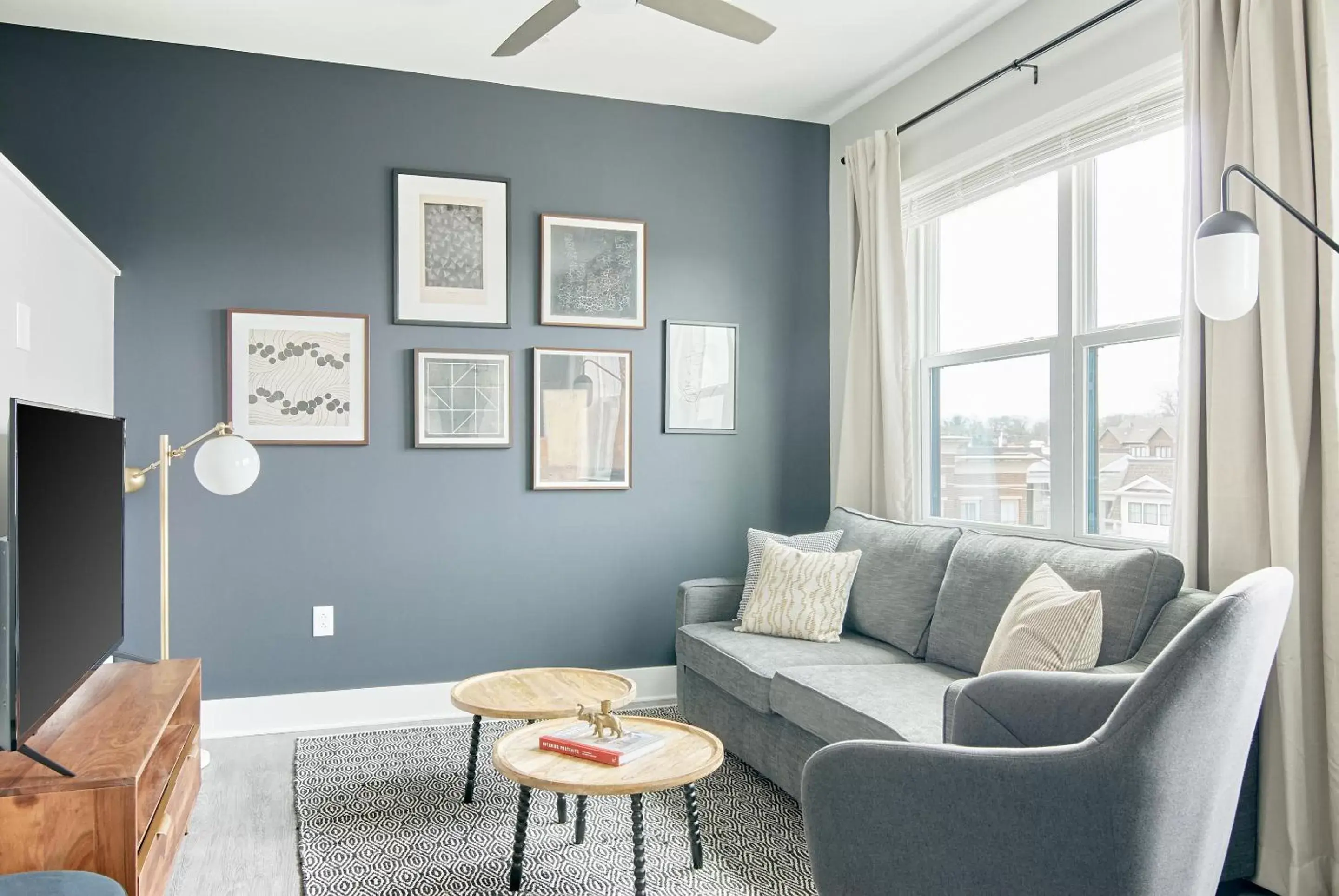 Studio Apartment with Queen Bed in Sonder Belcourt Studio Apartment with Queen Bed in Sonder Belcourt