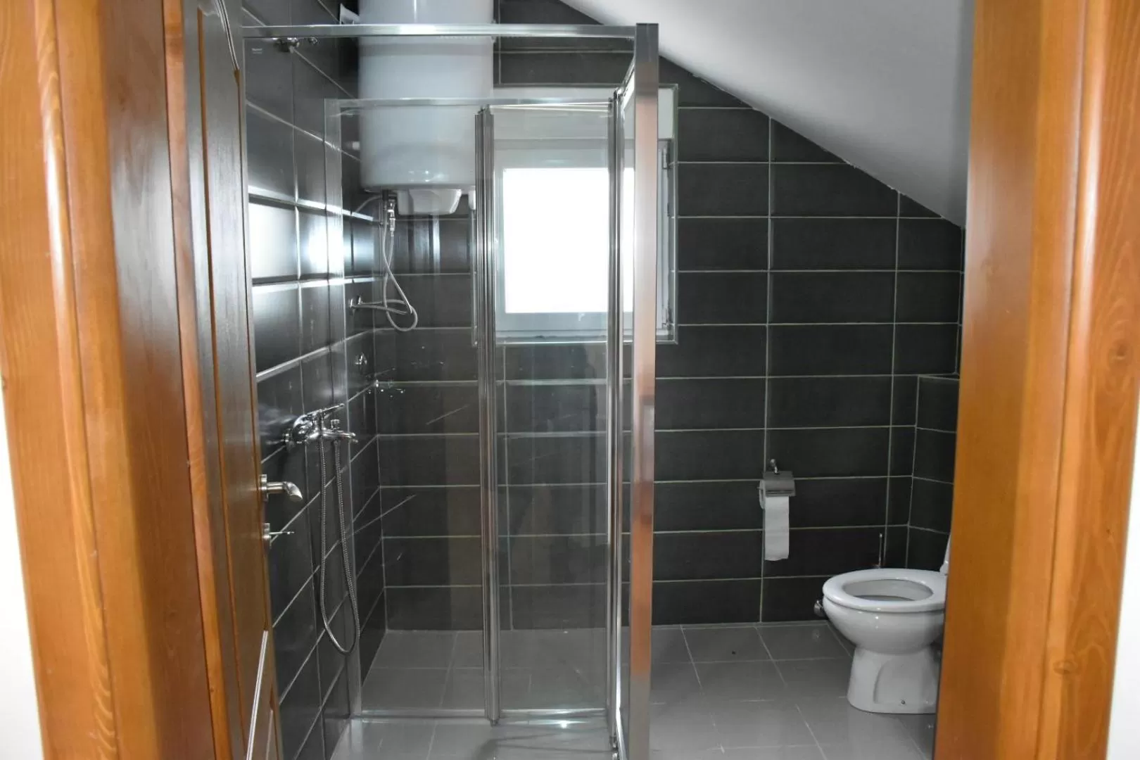 OSTROG Aparthotel KOLIBA-VLASTNIŠTVO MANASTIRA OSTROG