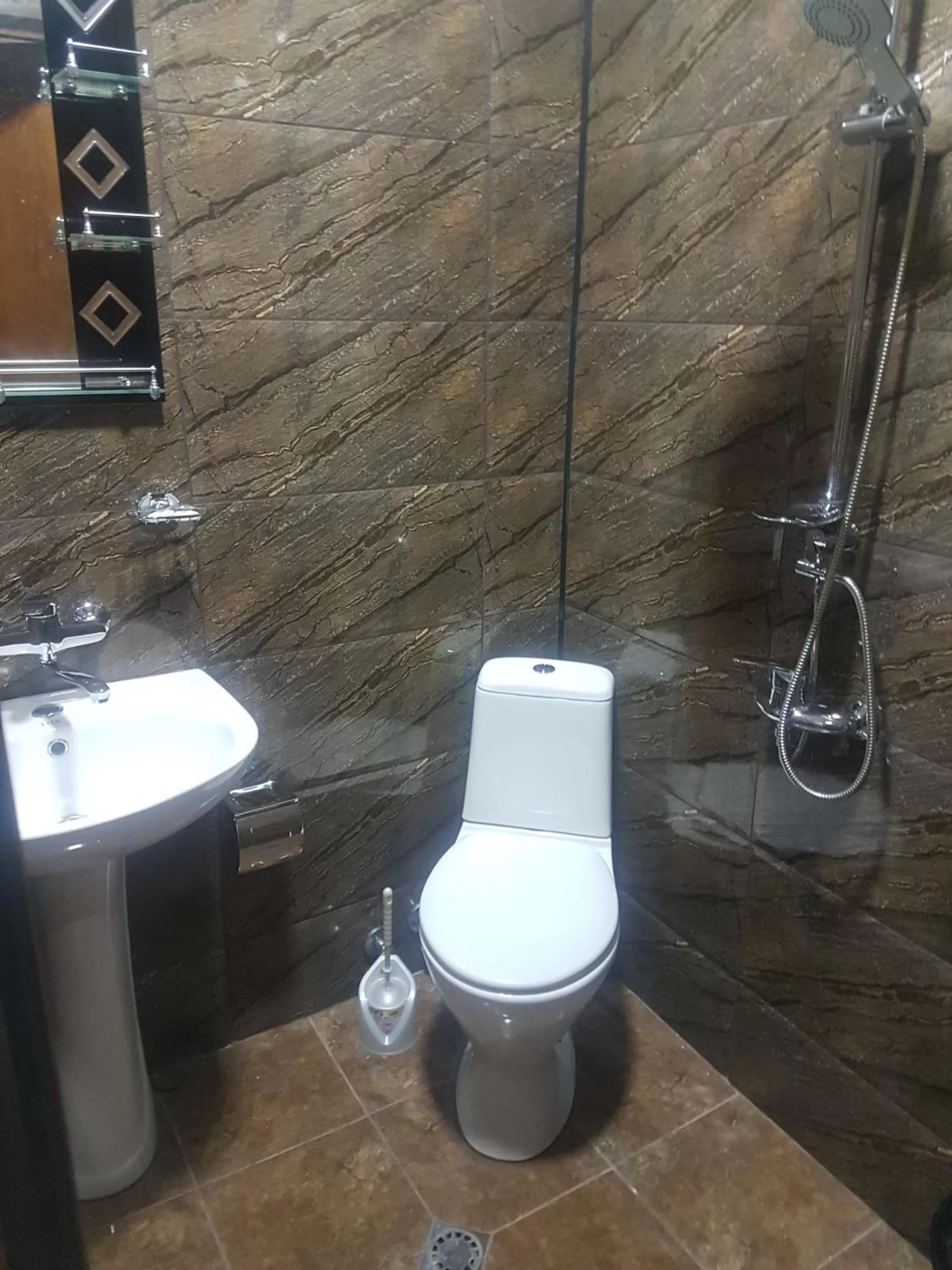 Bathroom in Hotel LEADER