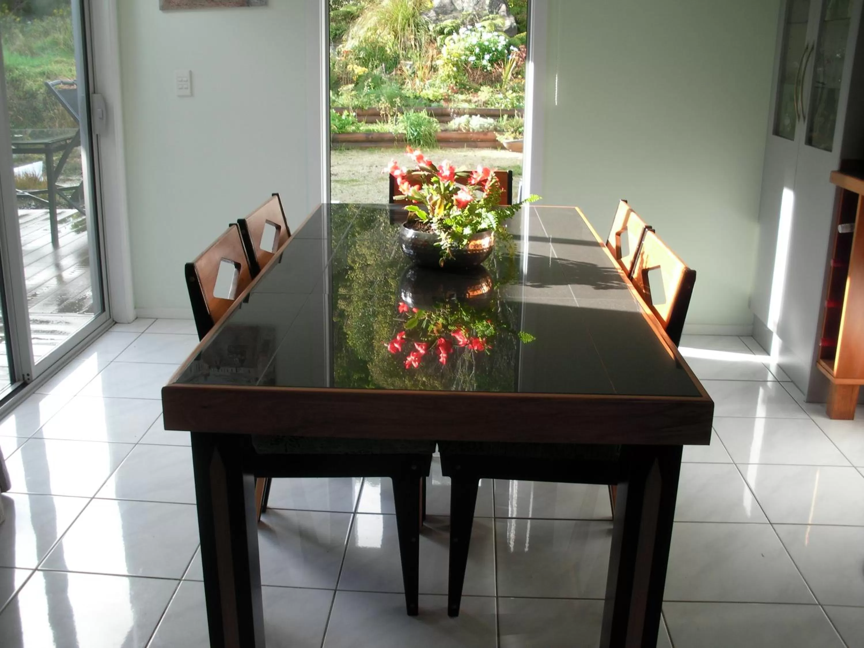 Dining Area in Mahinapua Retreat B&B