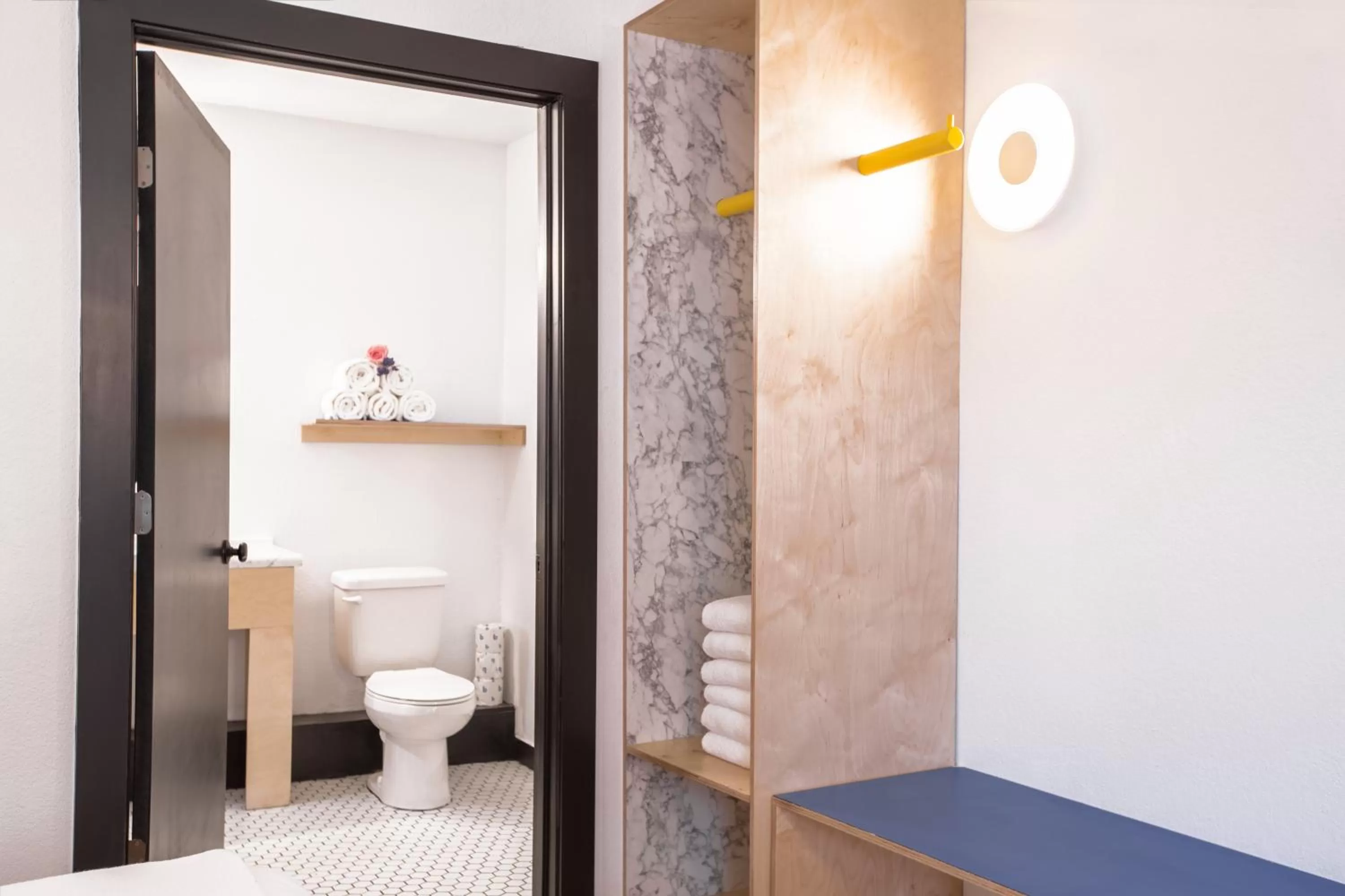 Toilet in The Iris Motel