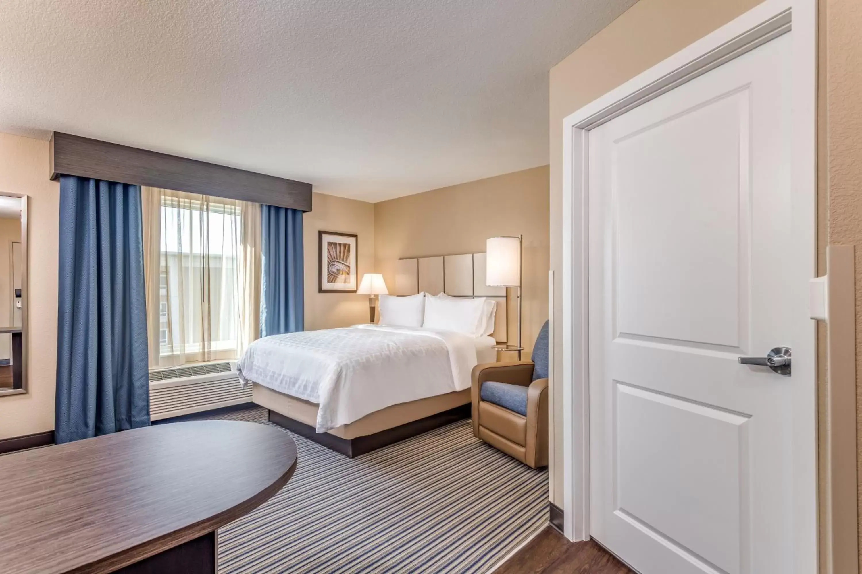 Queen Studio Suite in Candlewood Suites Eau Claire I-94 by IHG Queen Studio Suite in Candlewood Suites Eau Claire I-94 by IHG