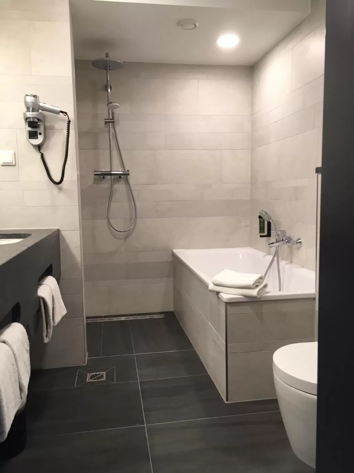 Bathroom in Hotel am Stadtpark