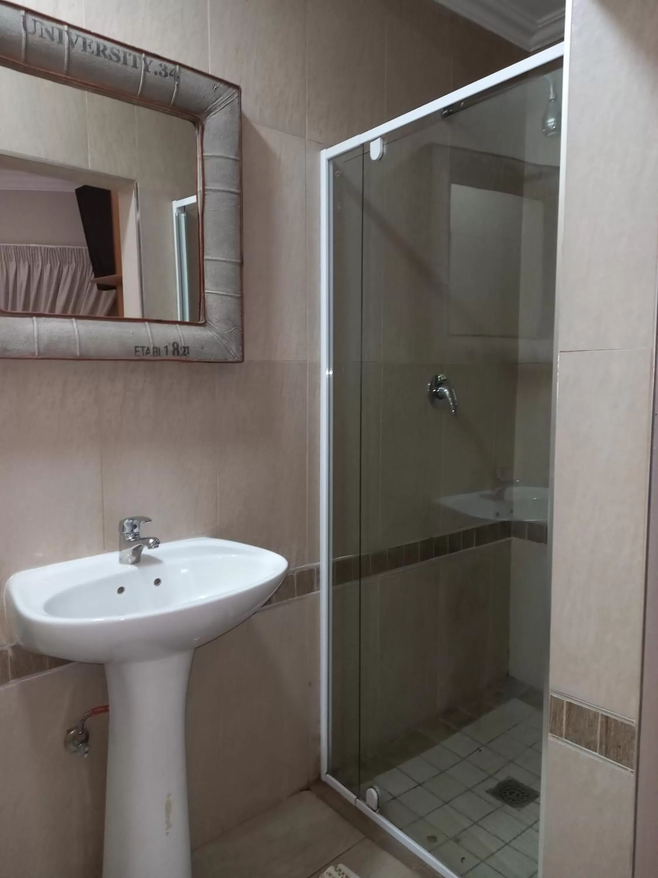 Bathroom in Troas Boutique hotel