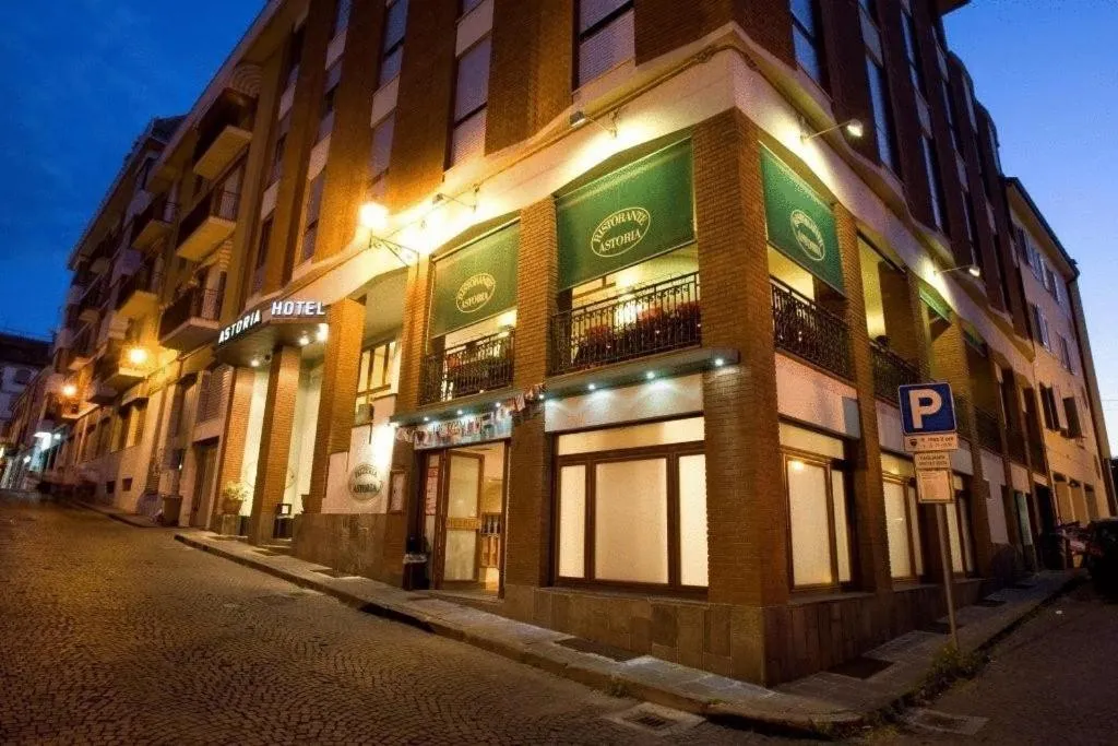 Facade/entrance in Hotel Astoria