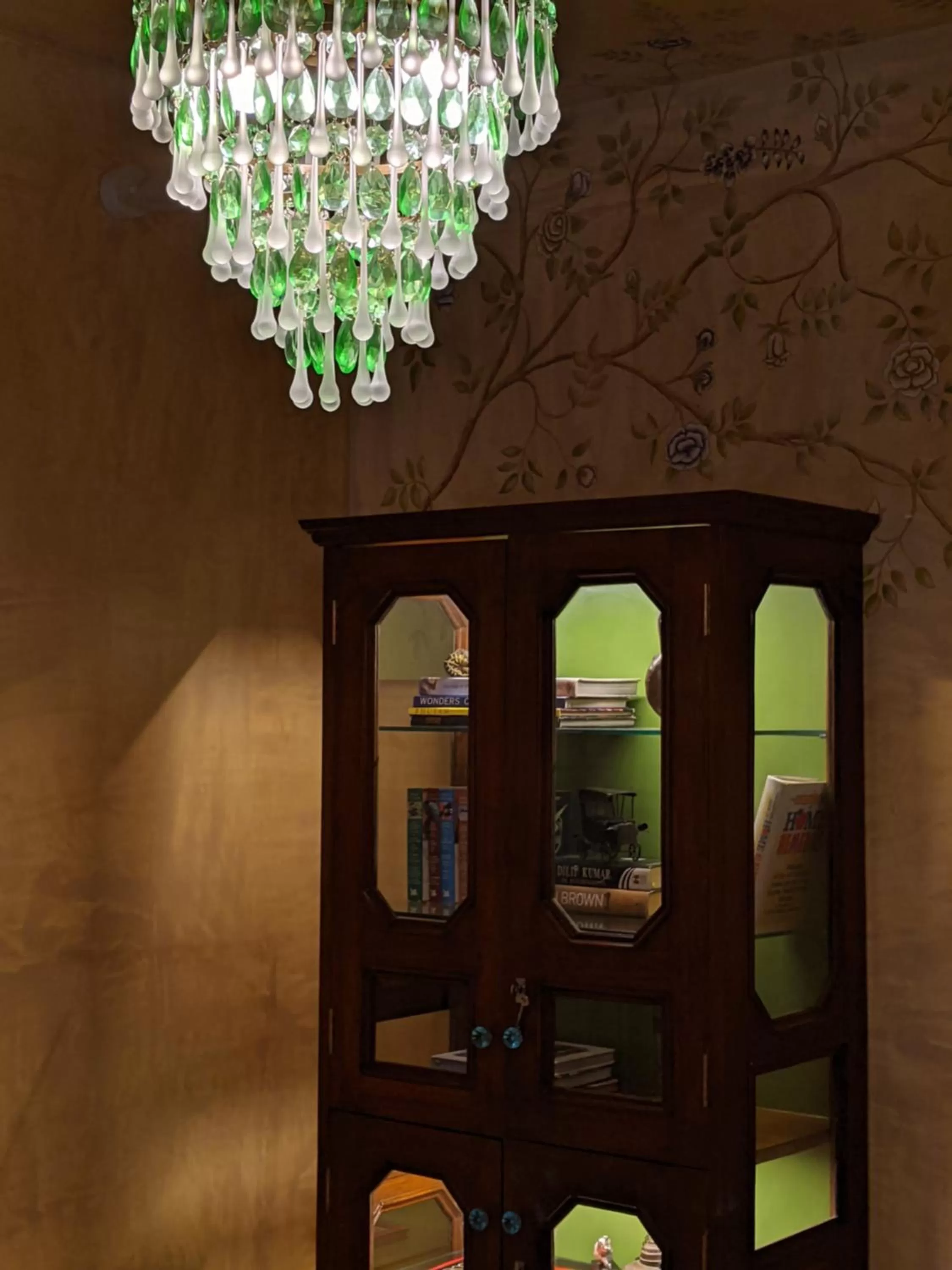 Library in Mukam, Boutique Homestay