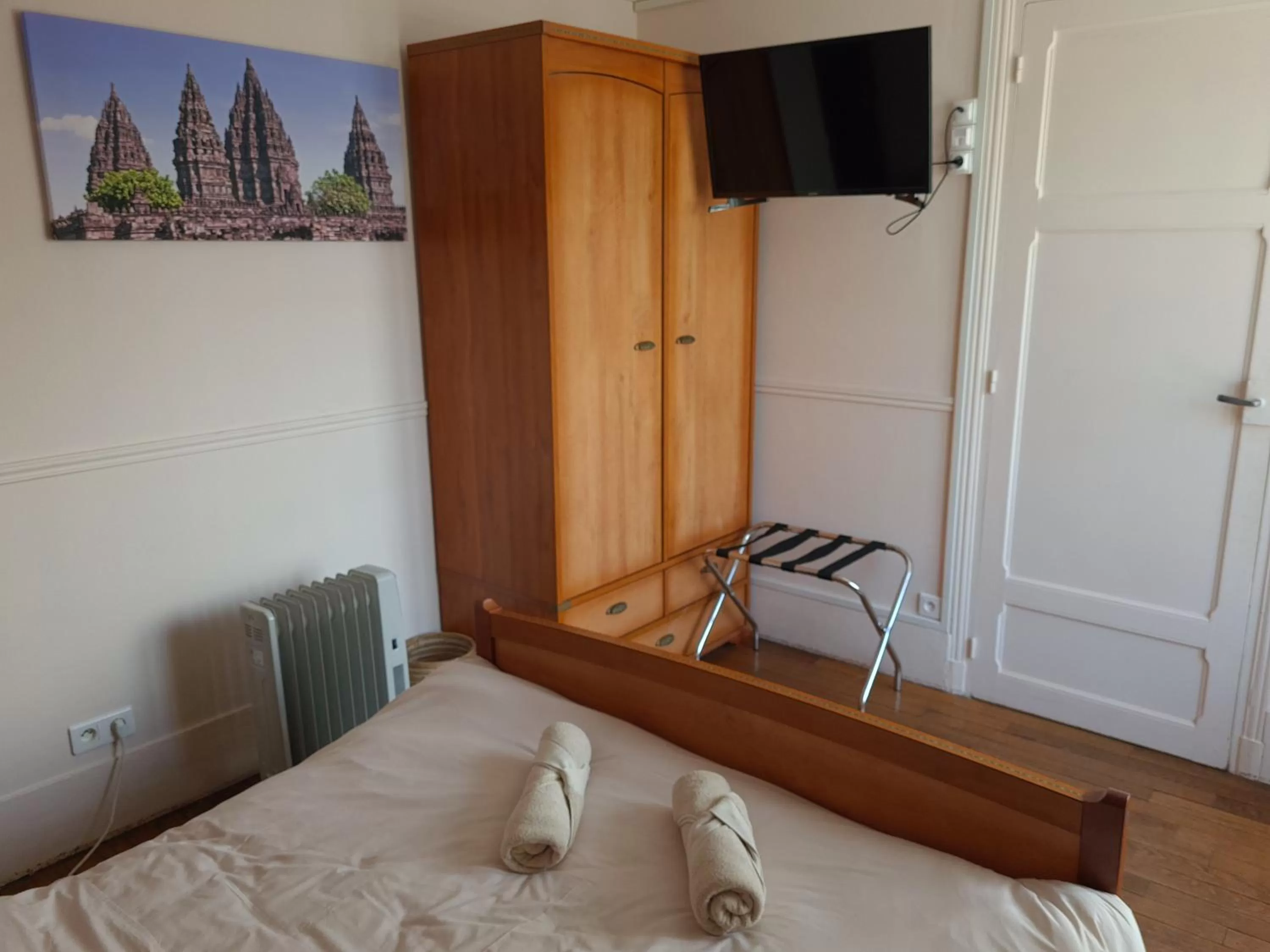 Bed in Apakabar Homestay - proche gare Melun, parking privé, Netflix
