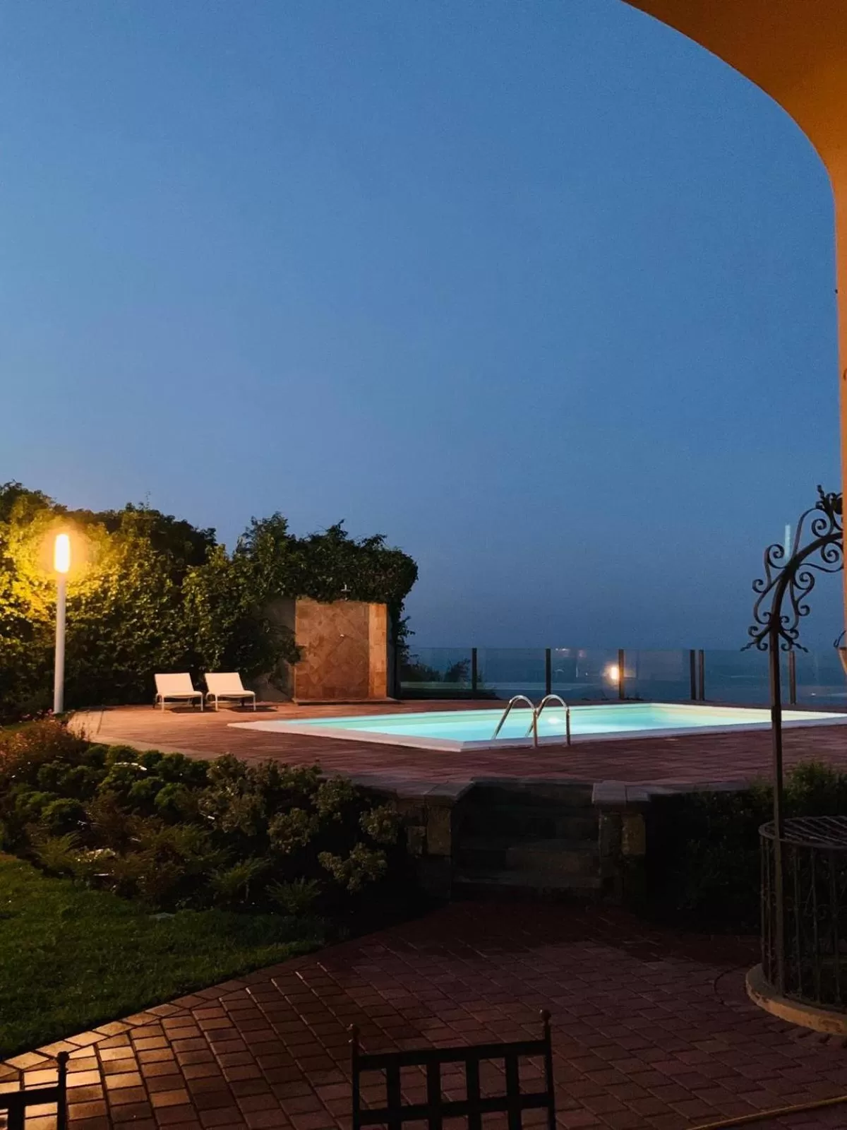 Swimming pool in B&B Villa Etelka