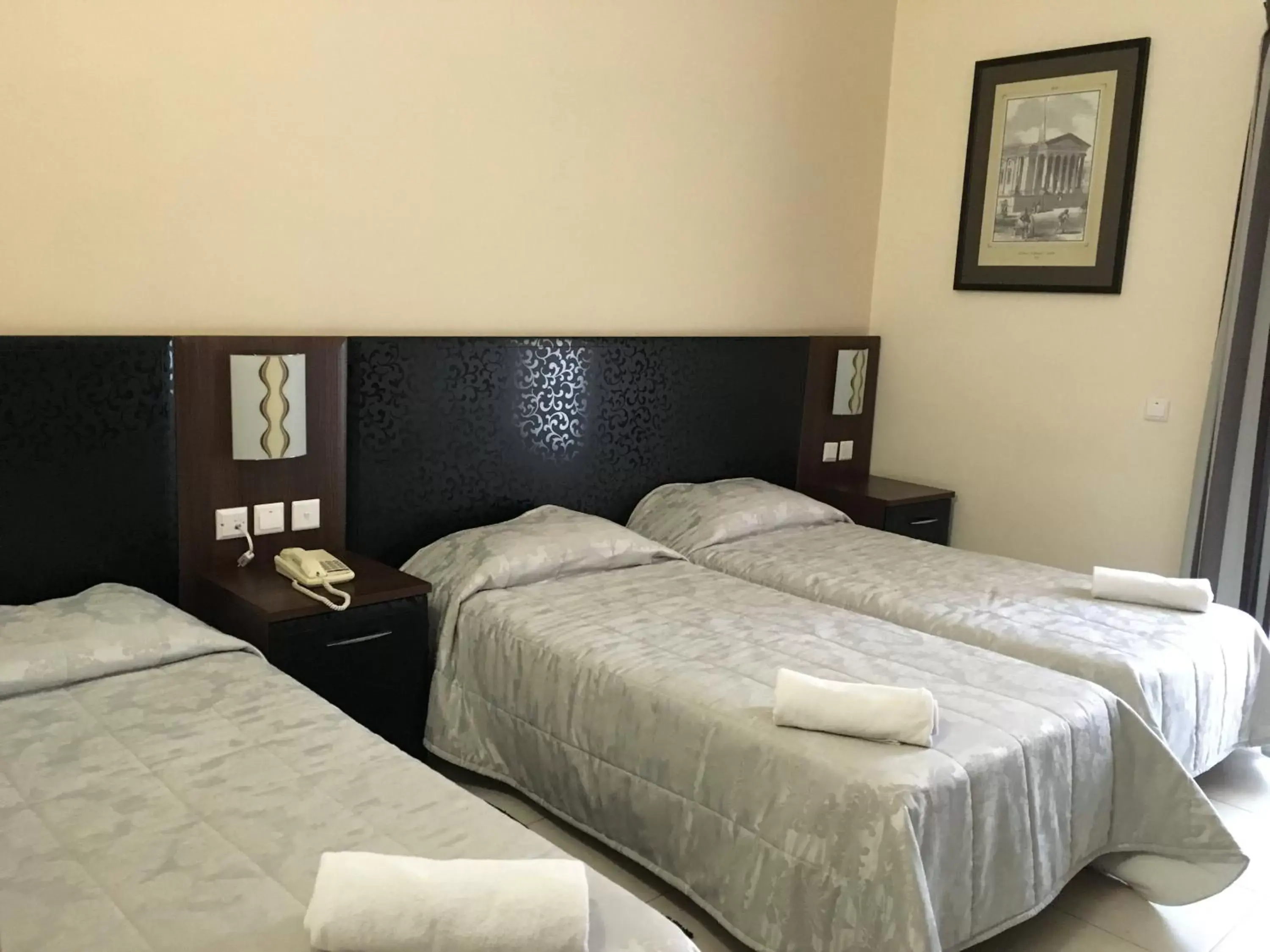 Triple Room in Grand Harbour Hotel Triple Room in Grand Harbour Hotel