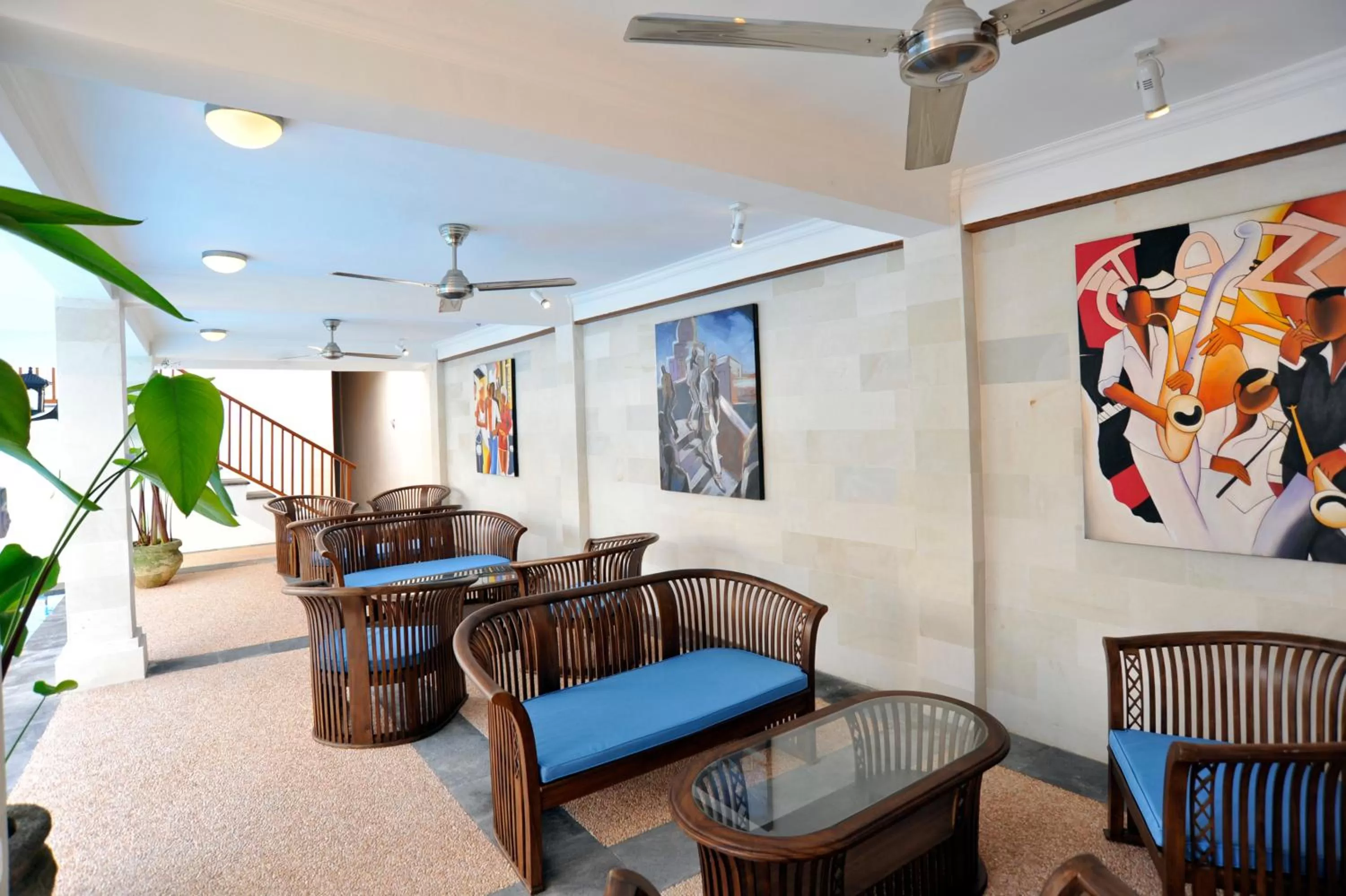 Swimming pool in Aquarius Beach Hotel