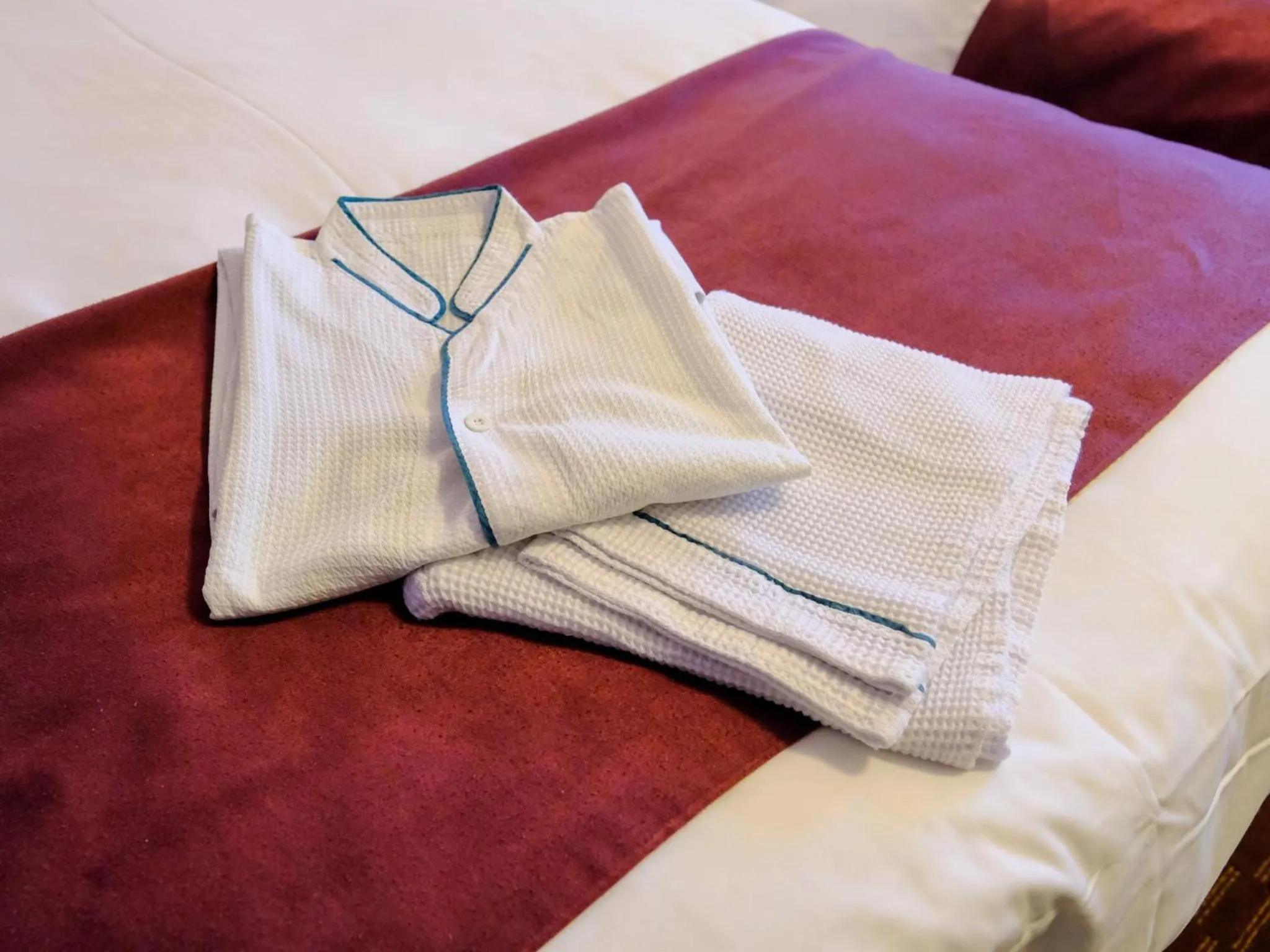 Bathroom, Bed in Hotel Buena Vista