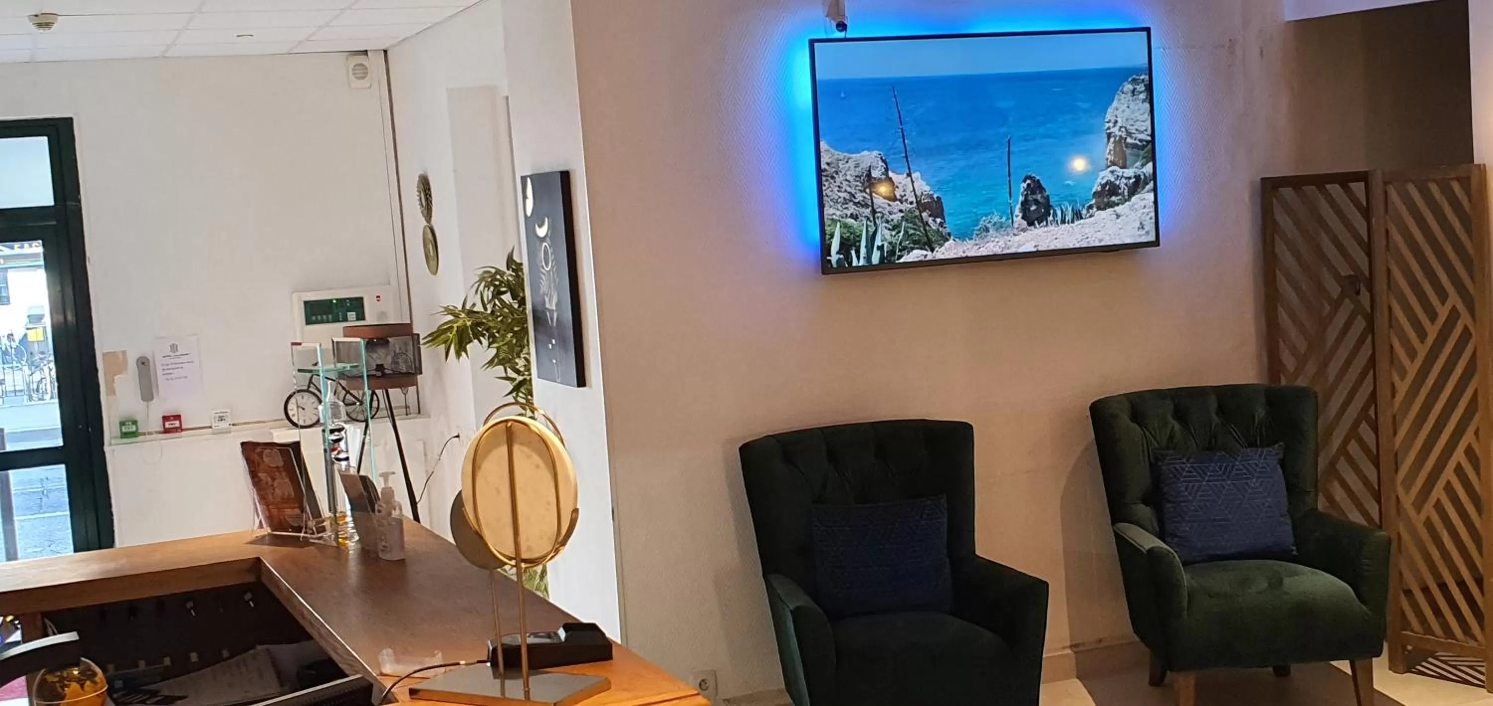 Property building in Hôtel L'Alsace