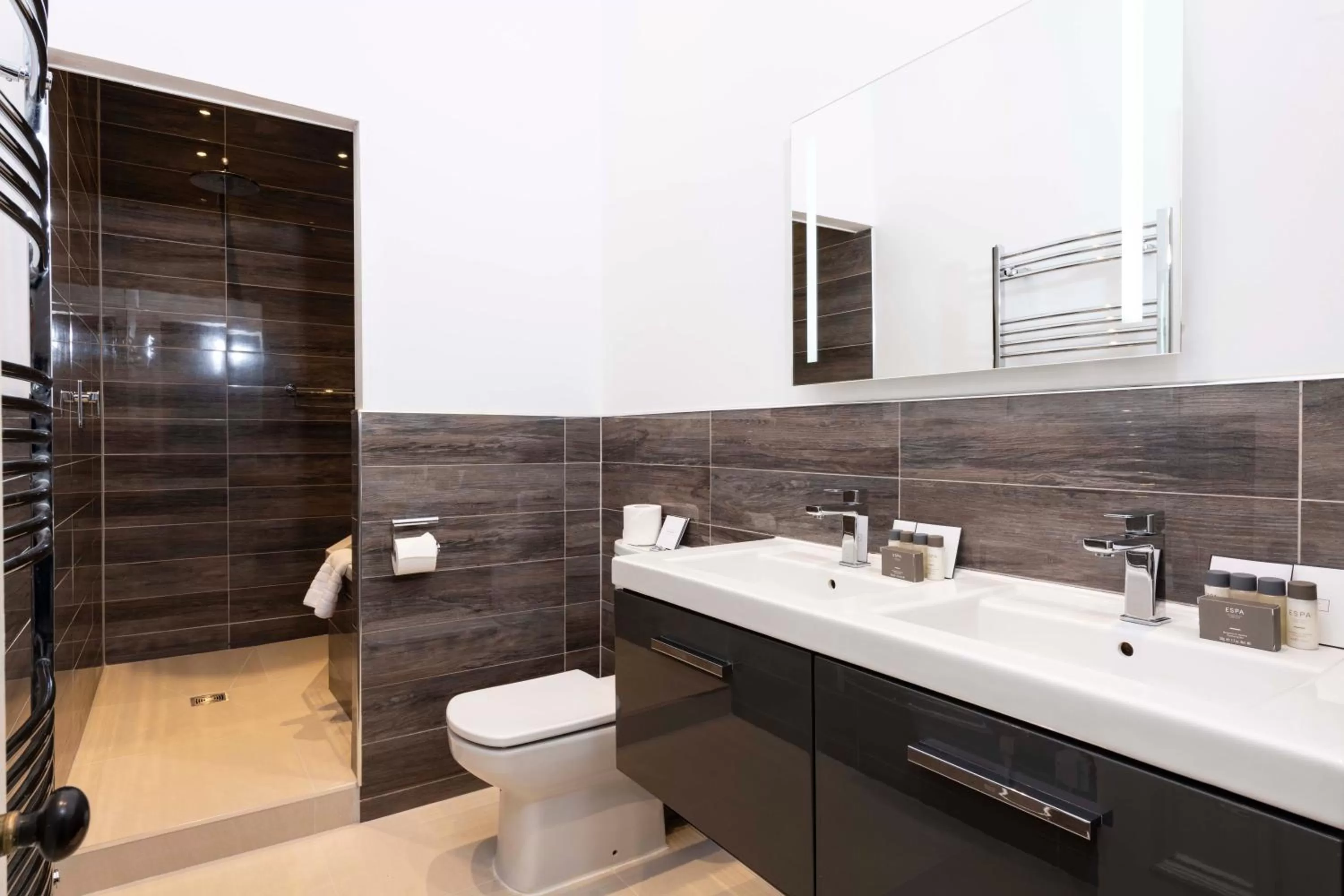 Bathroom in Skeabost House Hotel