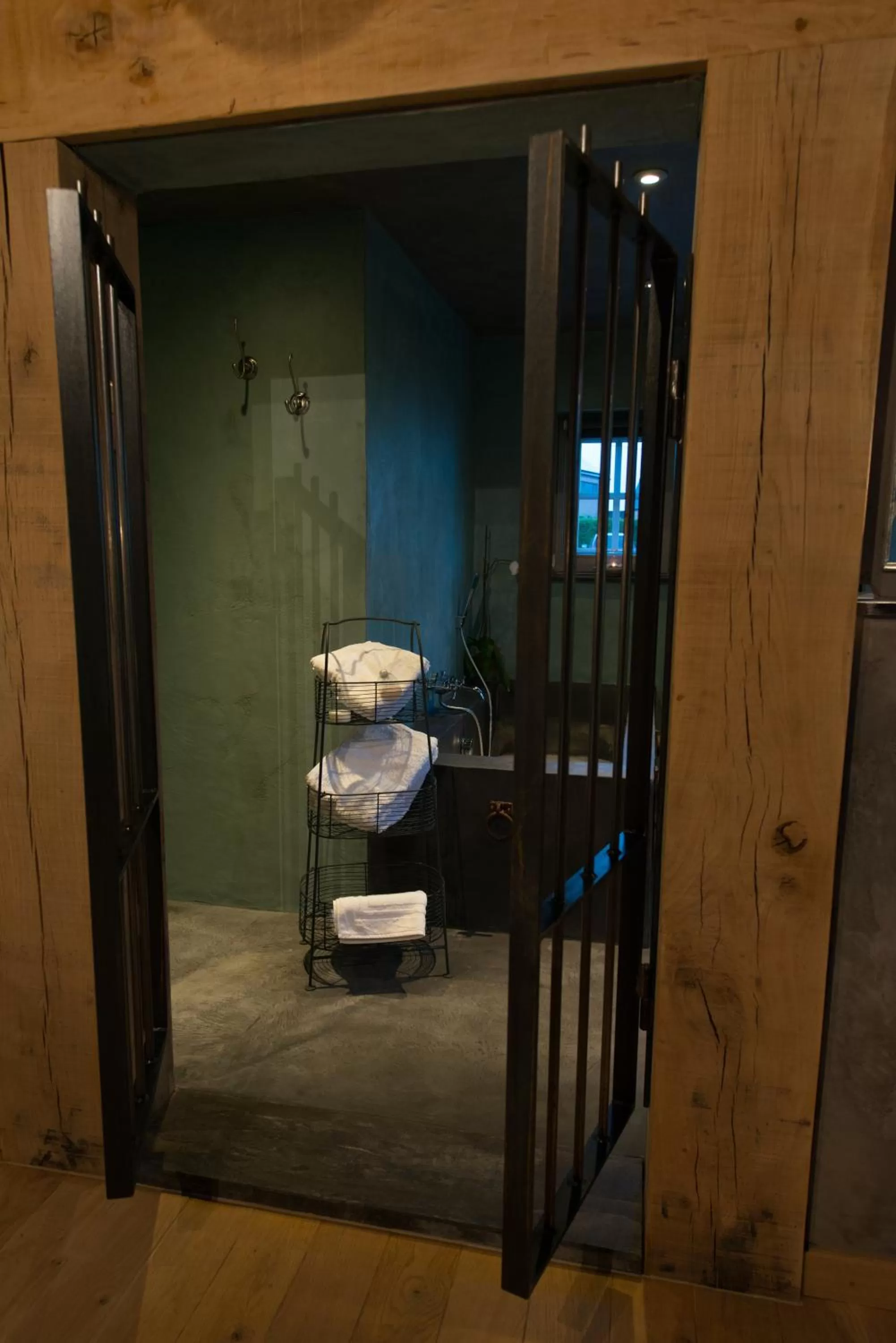 Decorative detail, Bathroom in Les Chambres du Vivier, chambres d'hôtes et gîte - à 100m -