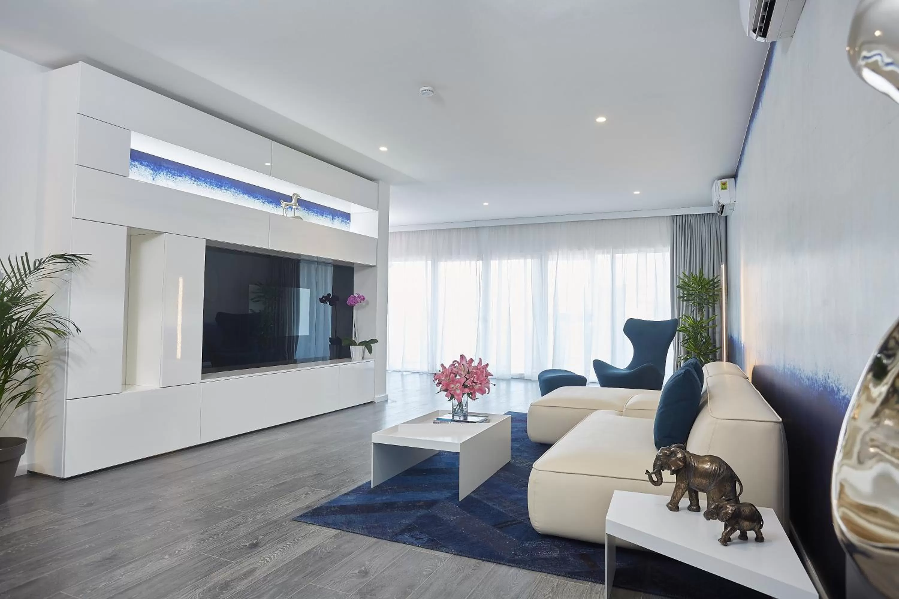 TV and multimedia in Kwarleyz Residence, Accra