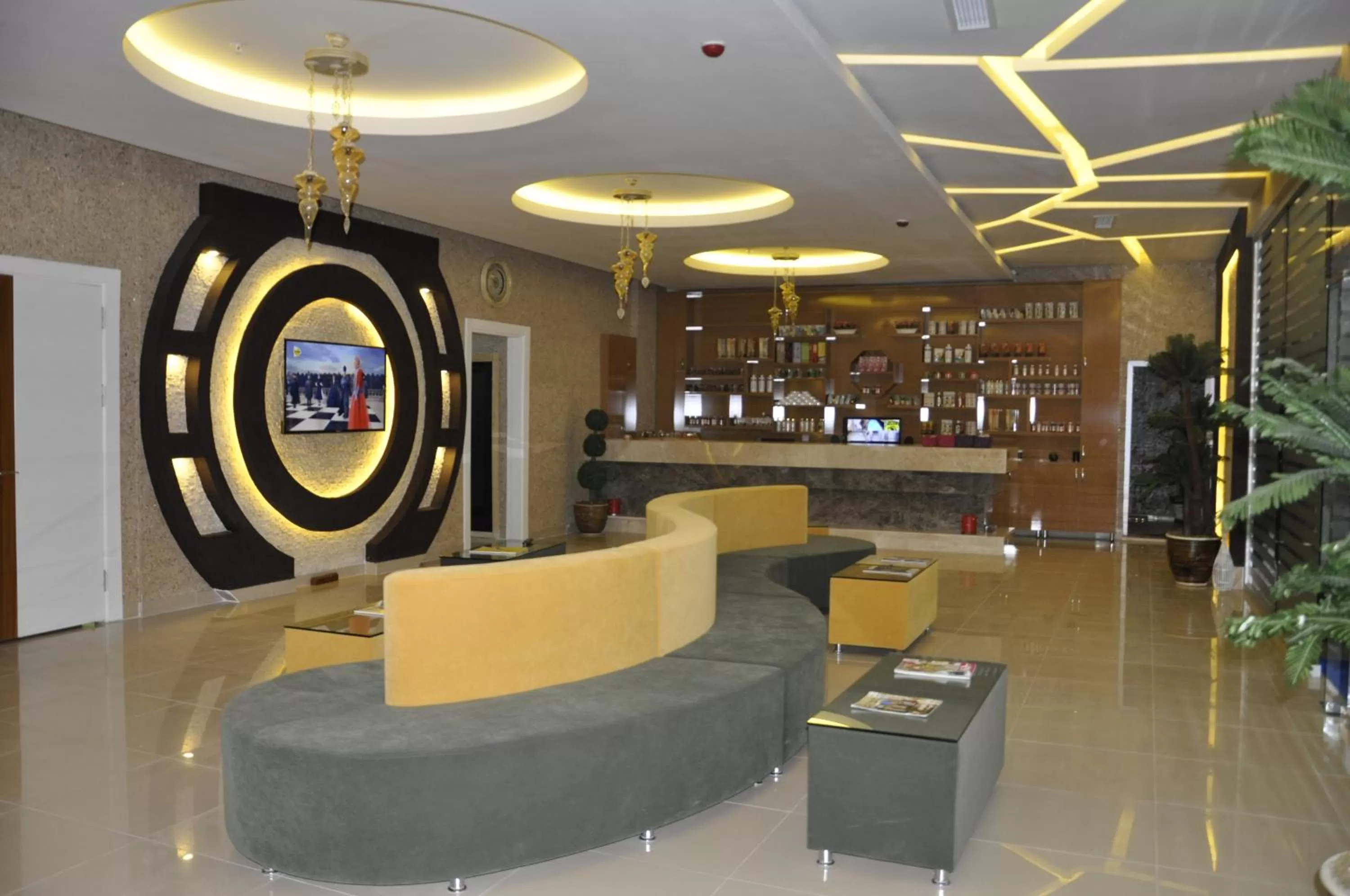 Squash in Elips Royal Hotel & SPA