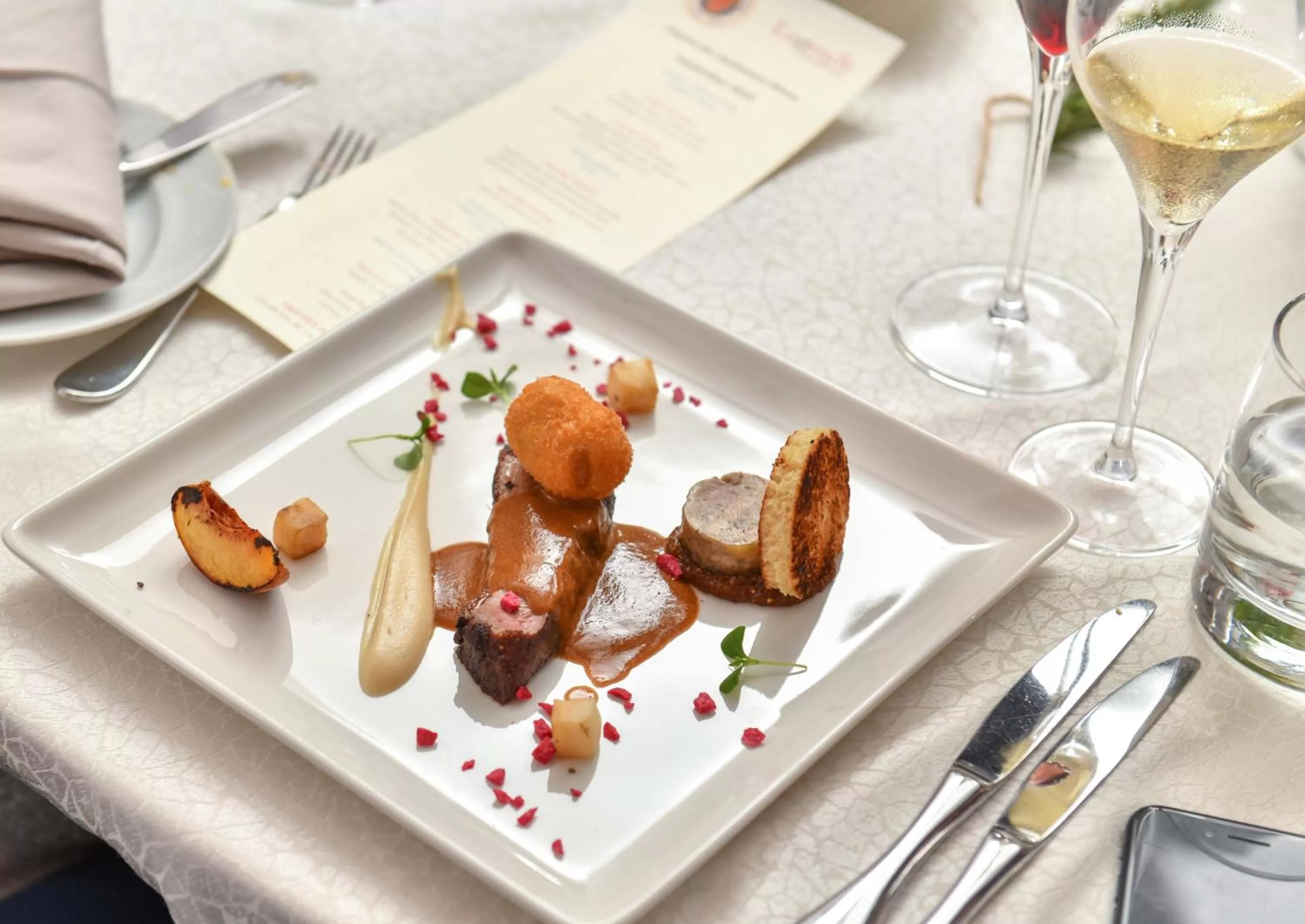 Restaurant/places to eat in InterContinental Bahrain by IHG