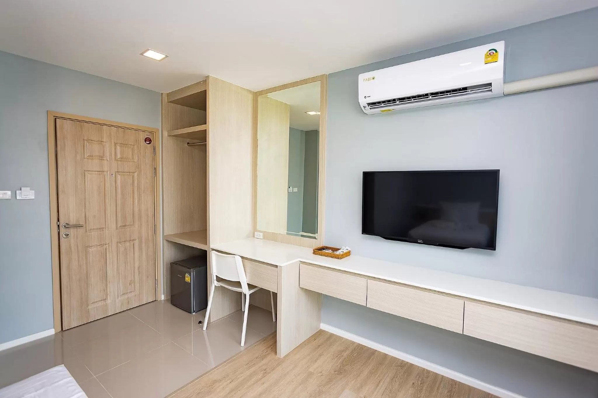 TV and multimedia in Napa Hotel Ratchaburi