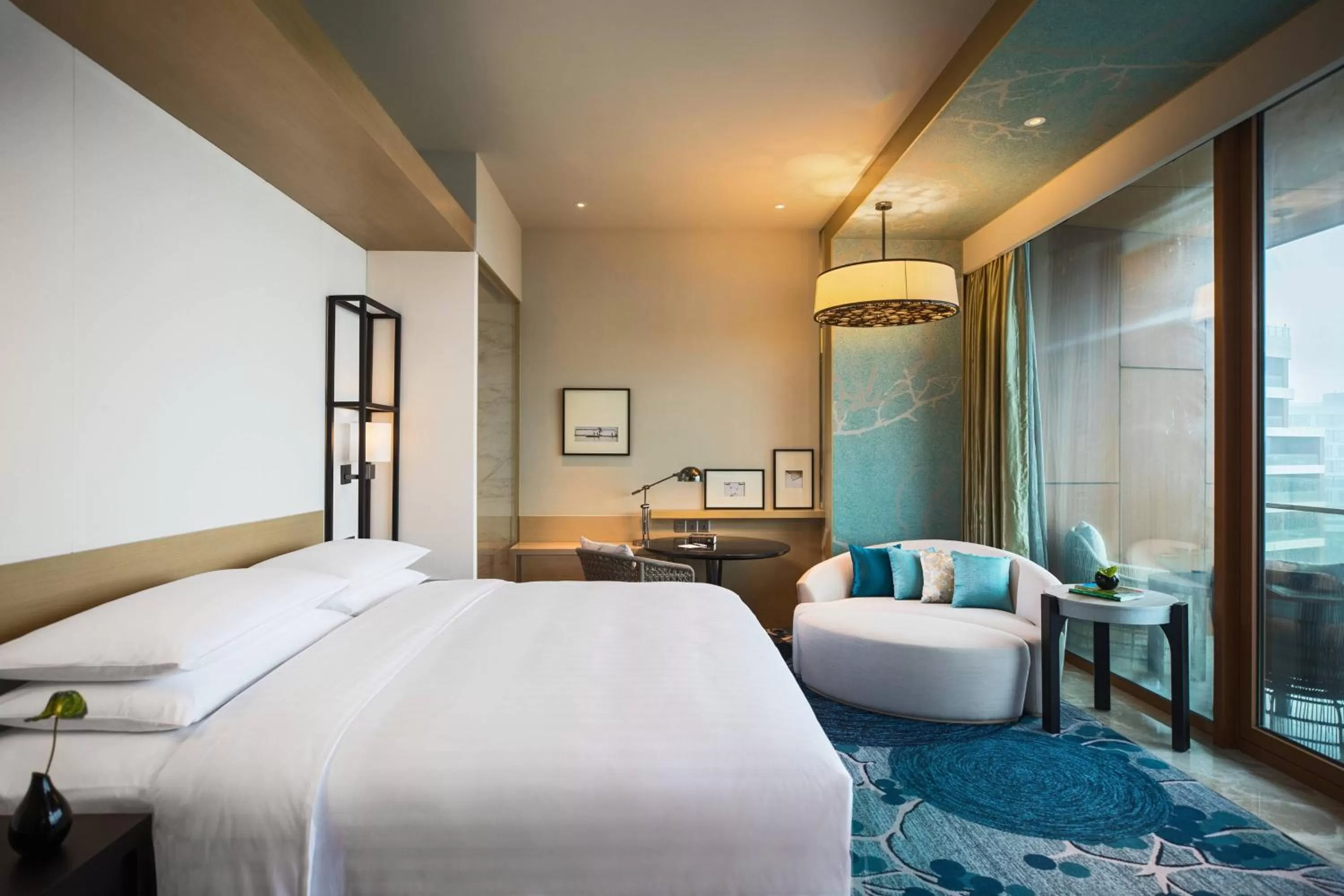 Photo of the whole room, Bed in Renaissance Suzhou Taihu Lake Hotel