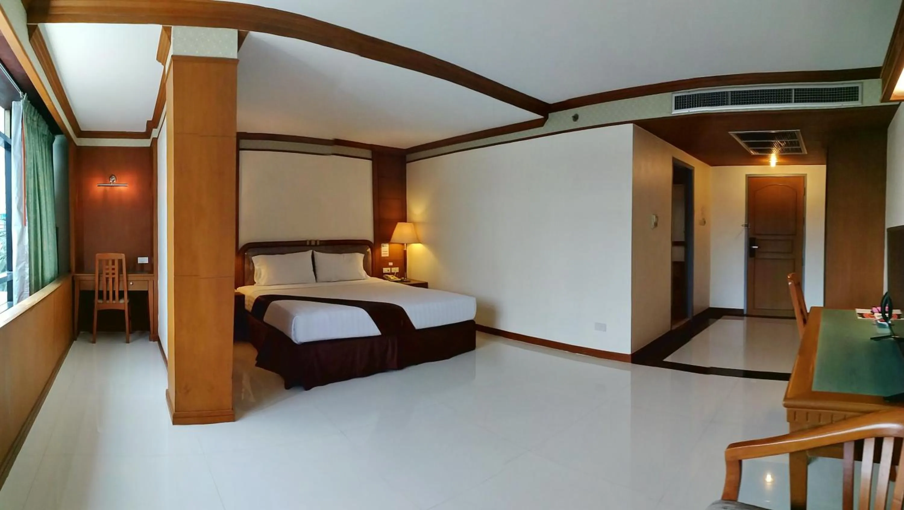 Photo of the whole room, Bed in Grand Park Hotel