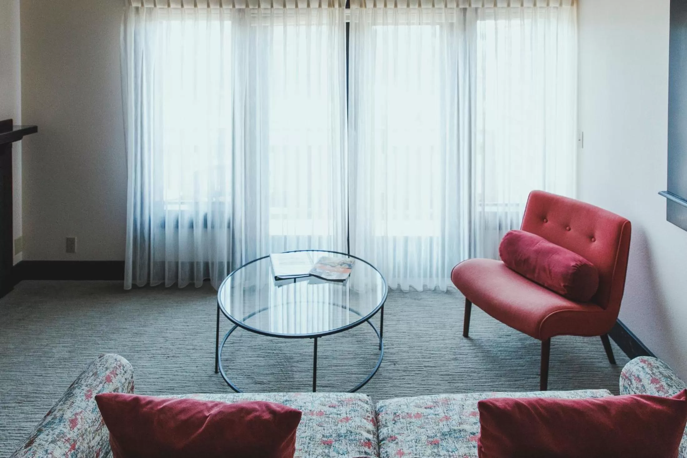 Seating area in Noyo Harbor Inn