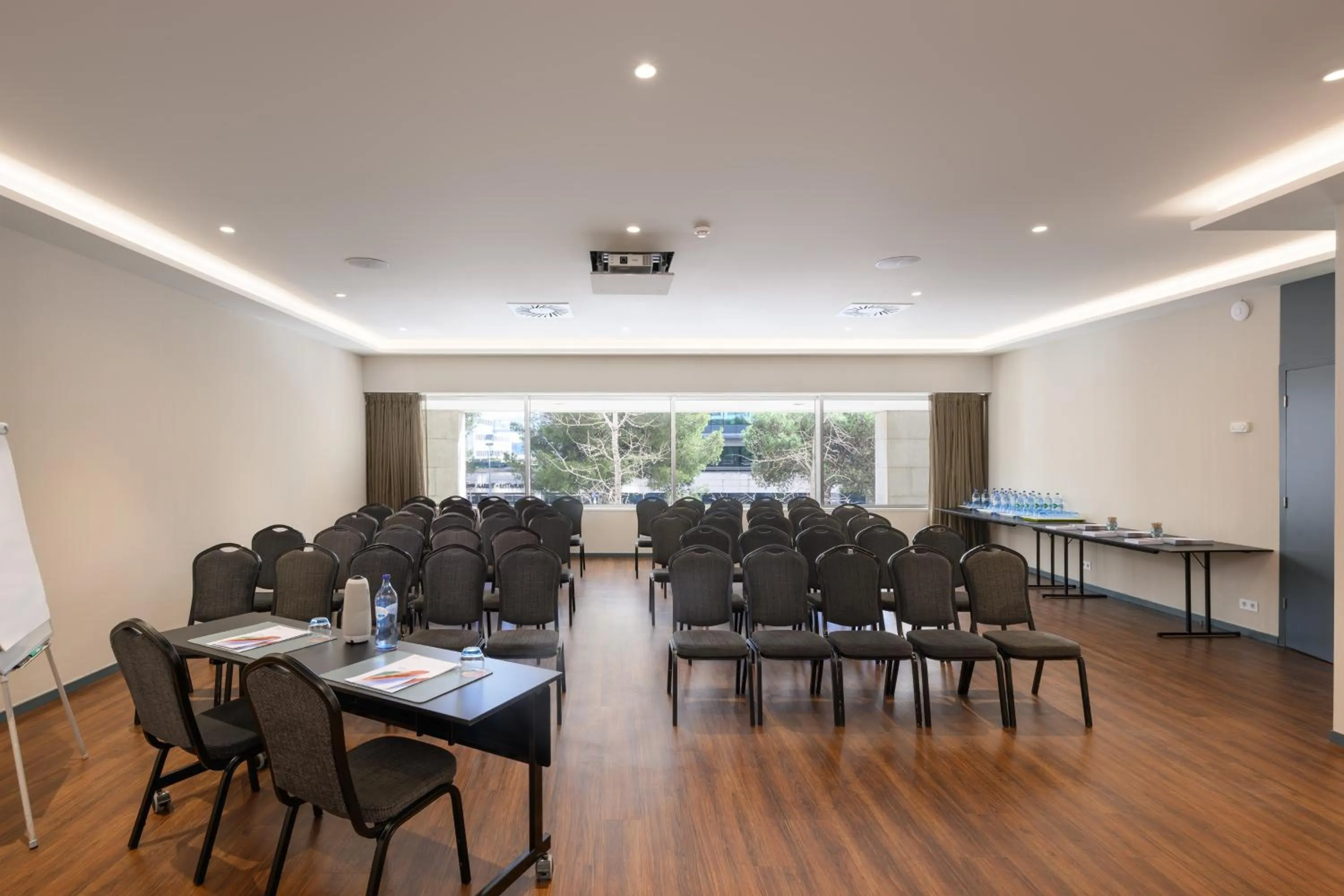 Meeting/conference room in Melia Lisboa Oriente Hotel